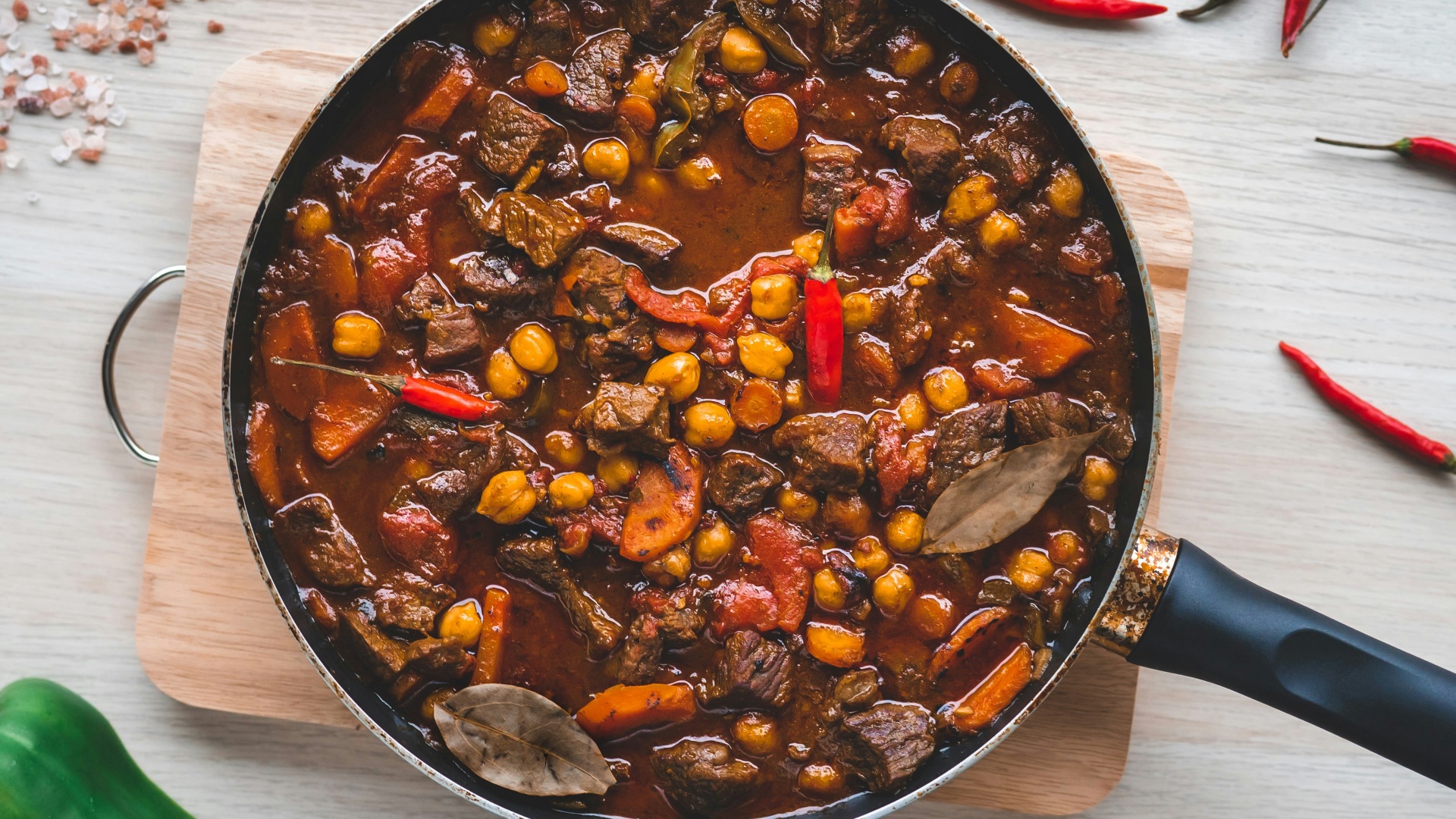 9. Ne pas refroidir les aliments uniformément avant de les conserver
