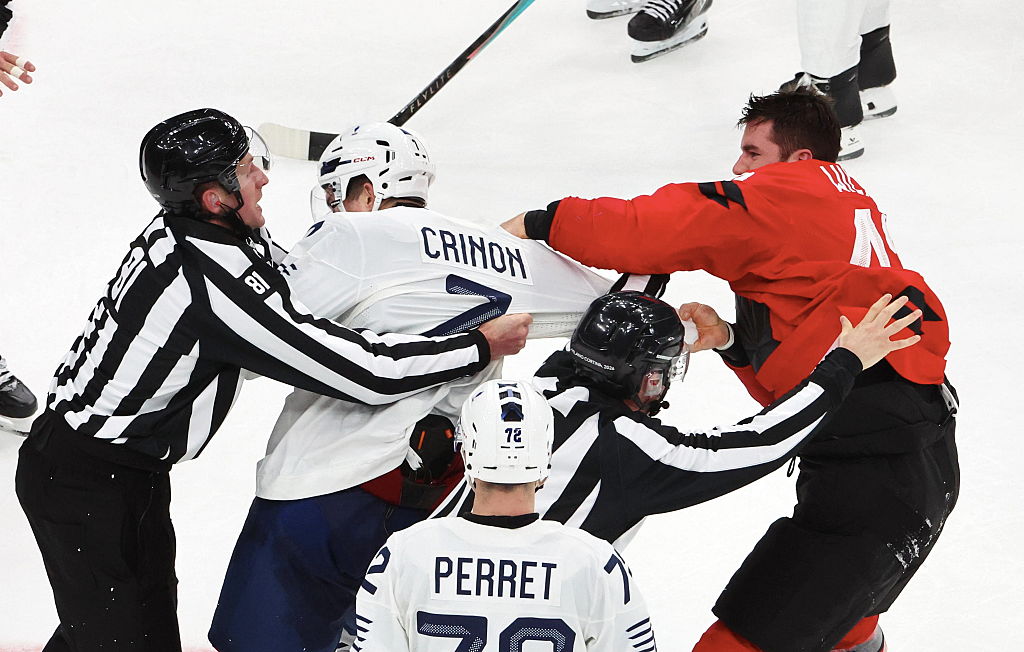 French players are angry that their federation has suspended Pierre Crinon.