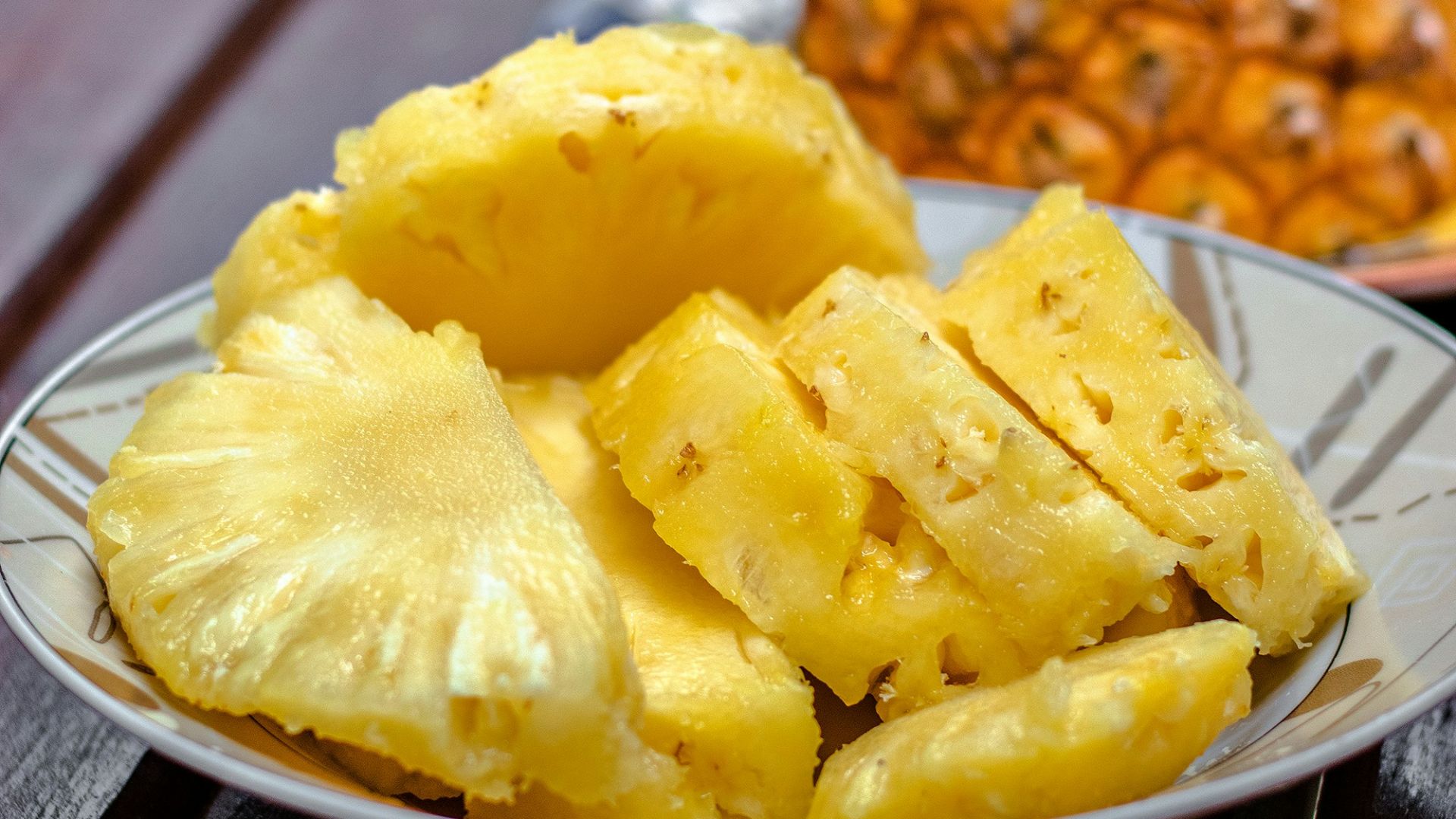 10. Ananas frais avec zeste de citron vert