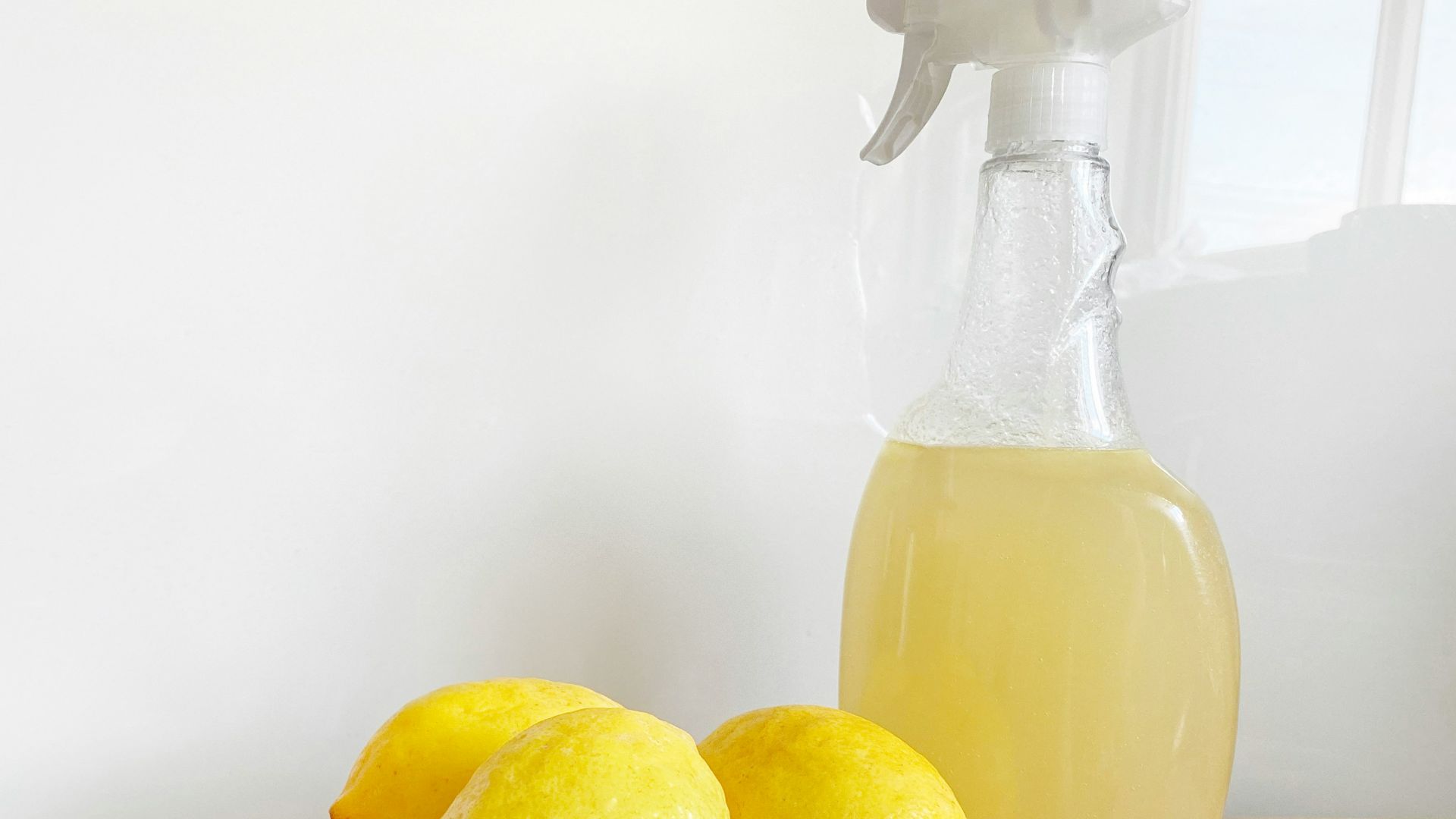 4. Vinaigre pour l'entretien des balais d'essuie-glace