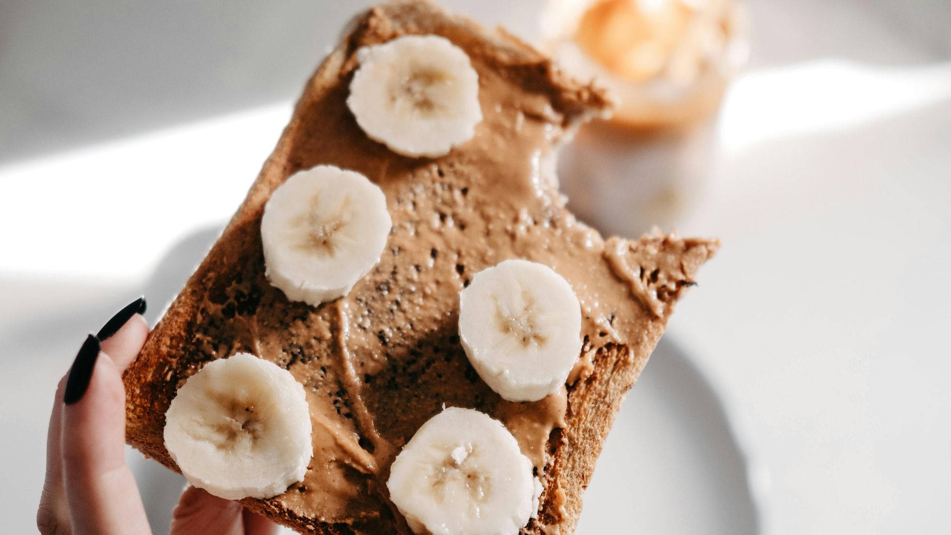 16. Pain grillé au beurre d'arachide et à la banane