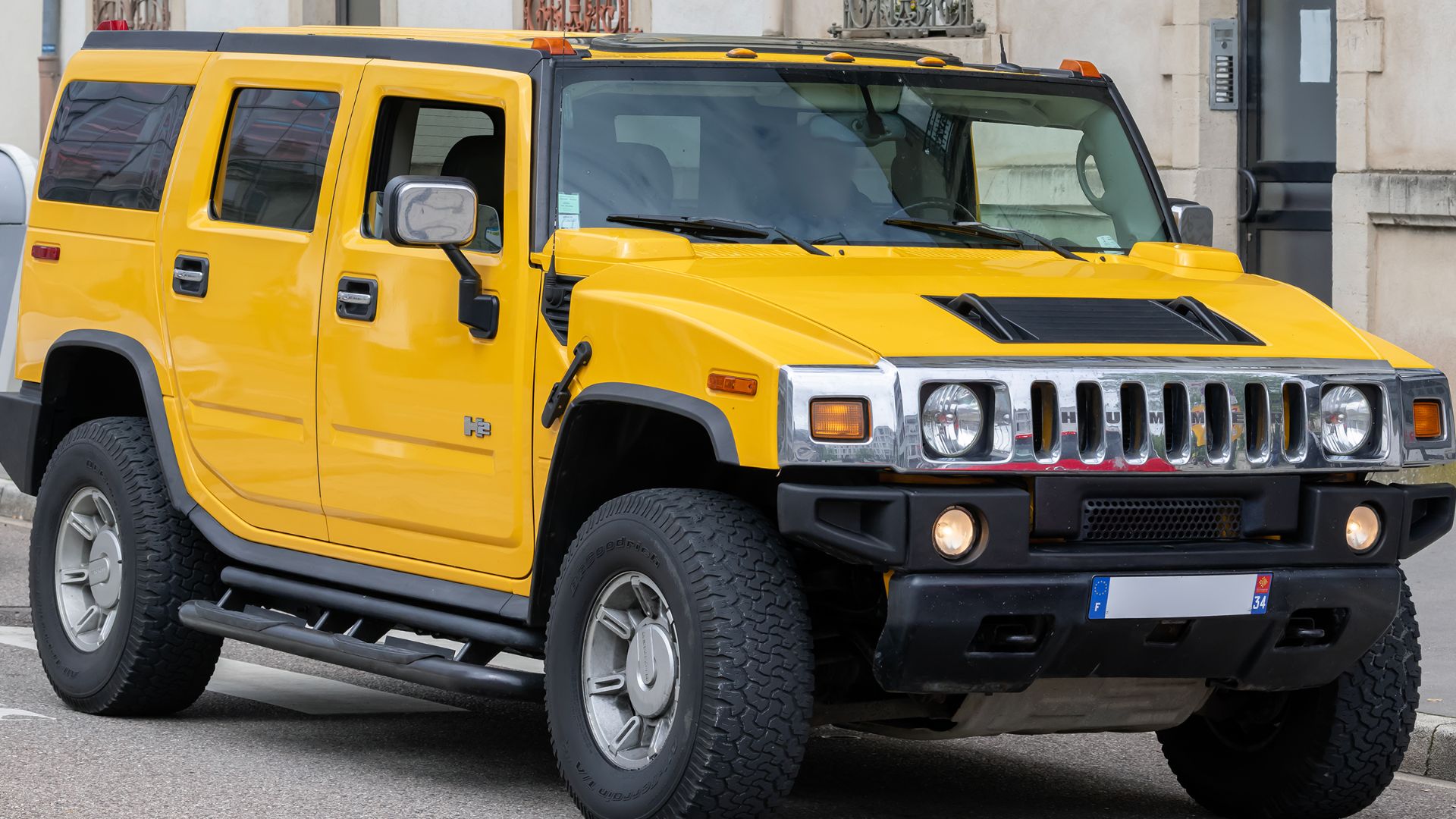 13. Hummer H2