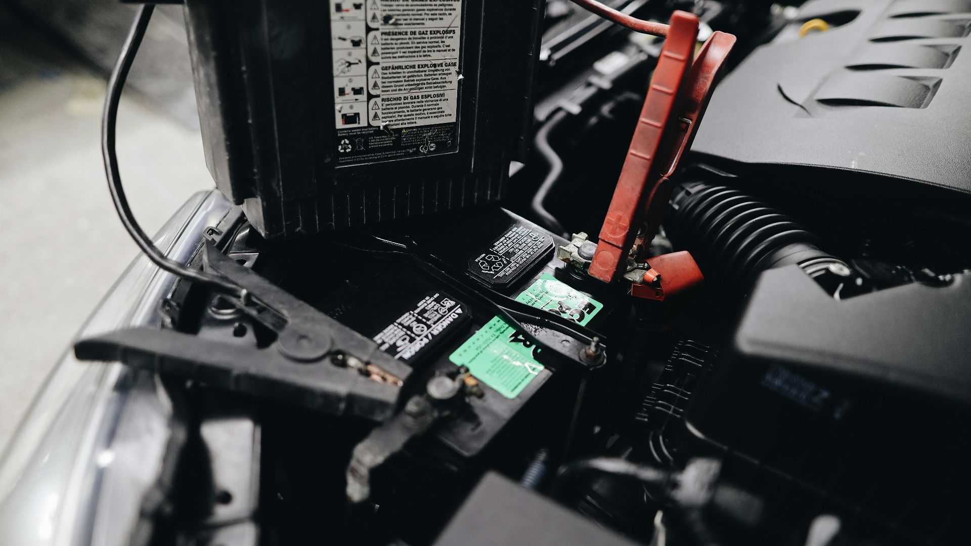 4. Avertissement concernant la batterie ou le système de charge