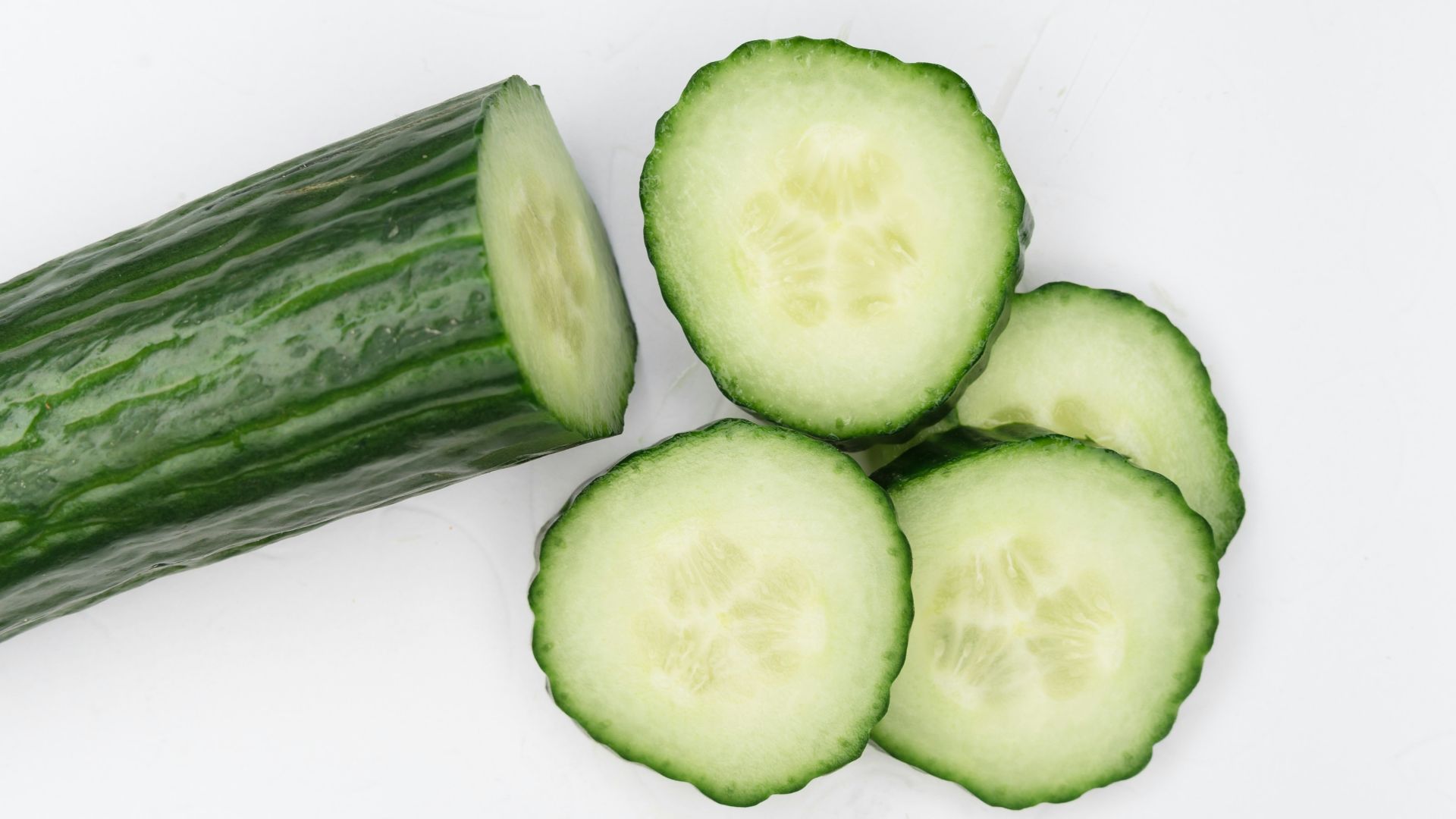 12. Tranches de concombre au vinaigre et à l'aneth