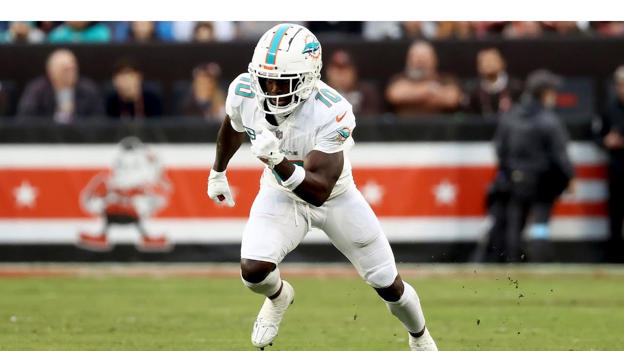 Tyreek Hill to a Dolphins rival? A former player is pushing for it.