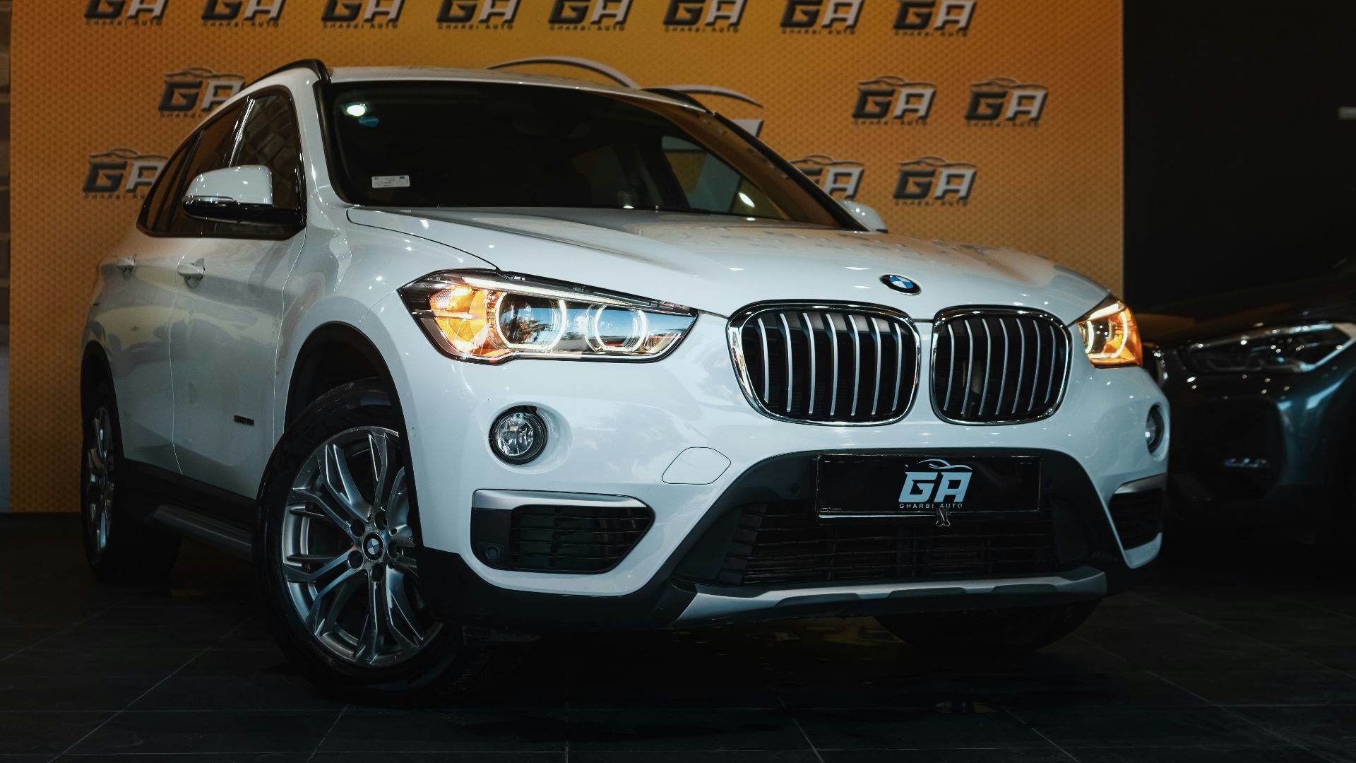 12. BMW X1