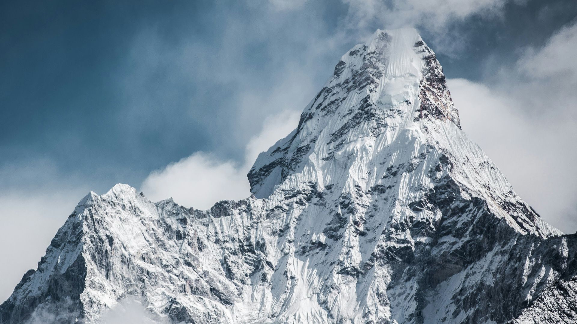 2. Quelle est la plus haute montagne ?