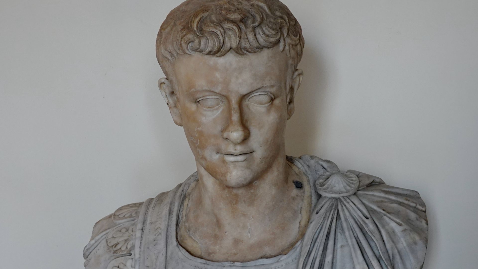 1. Le pain doré de Caligula