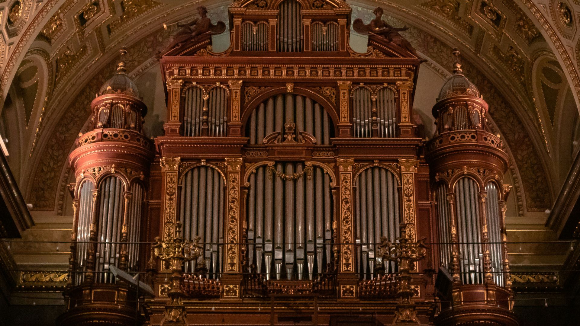 2. L'orgue à tuyaux