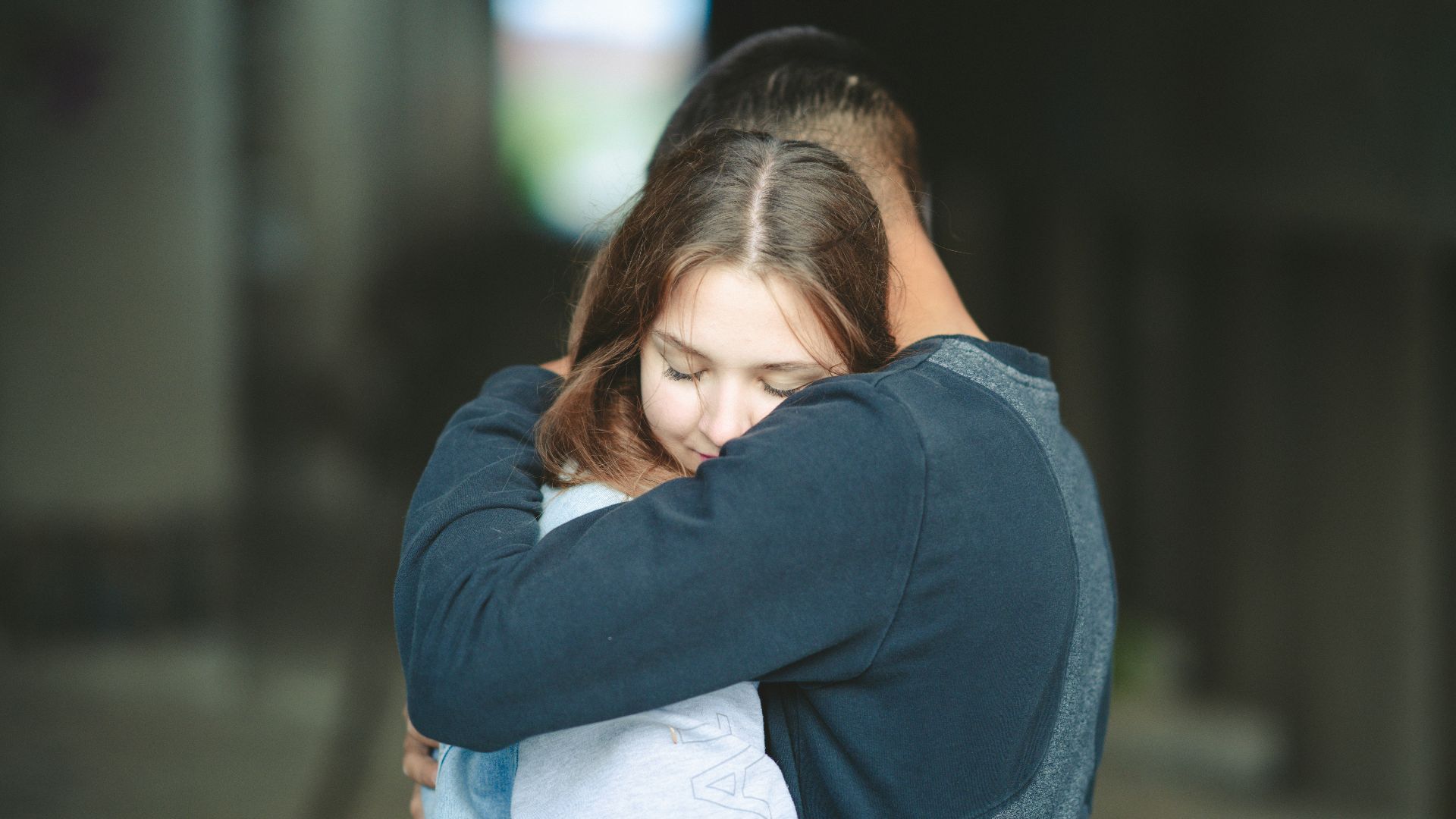 14. Ils ne se précipitent pas pour réparer chaque sentiment