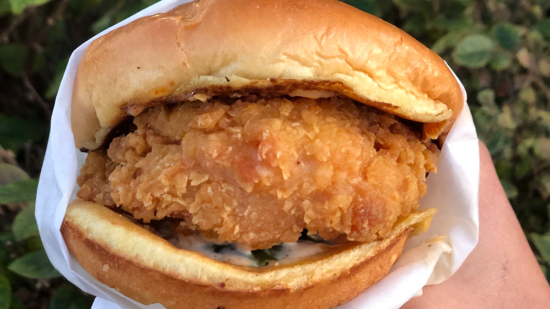 7. Le sandwich au poulet classique de Popeyes