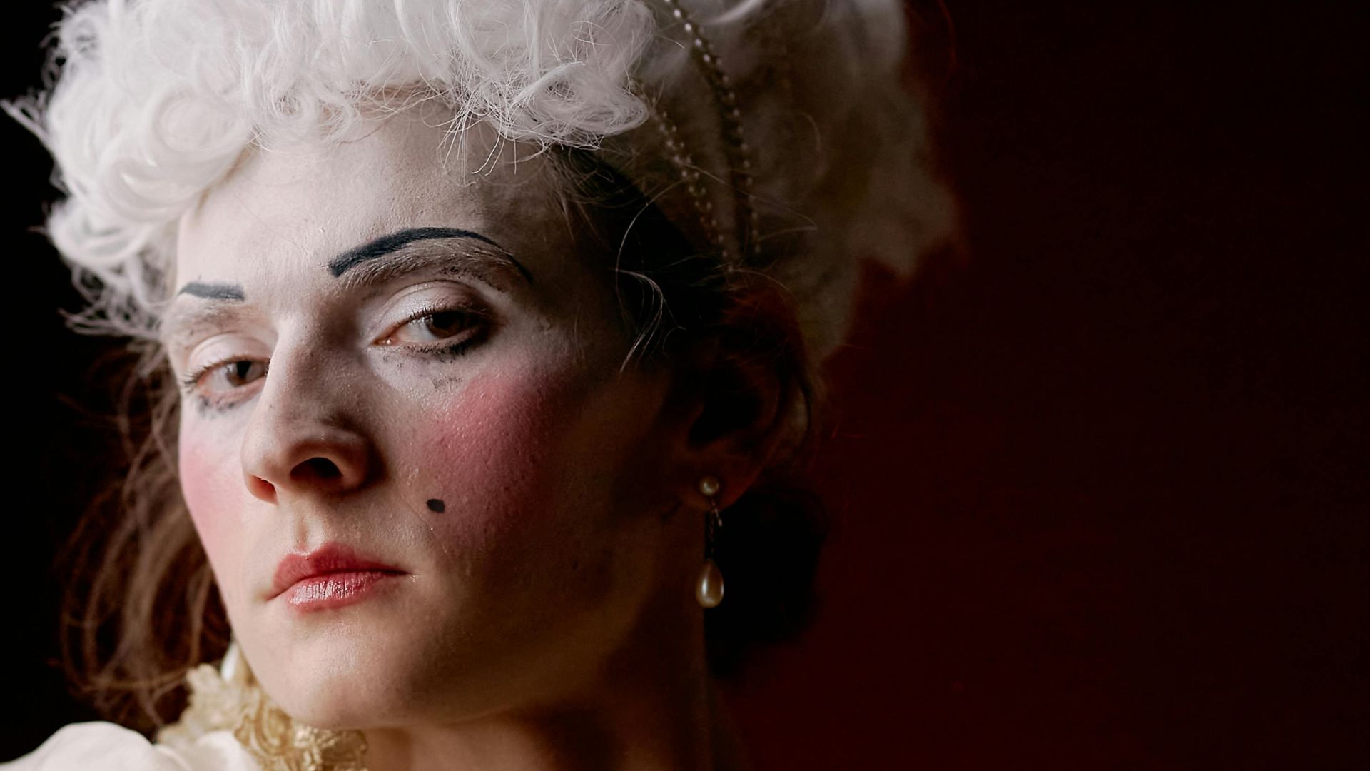 4. Produits cosmétiques et pommades contenant du plomb