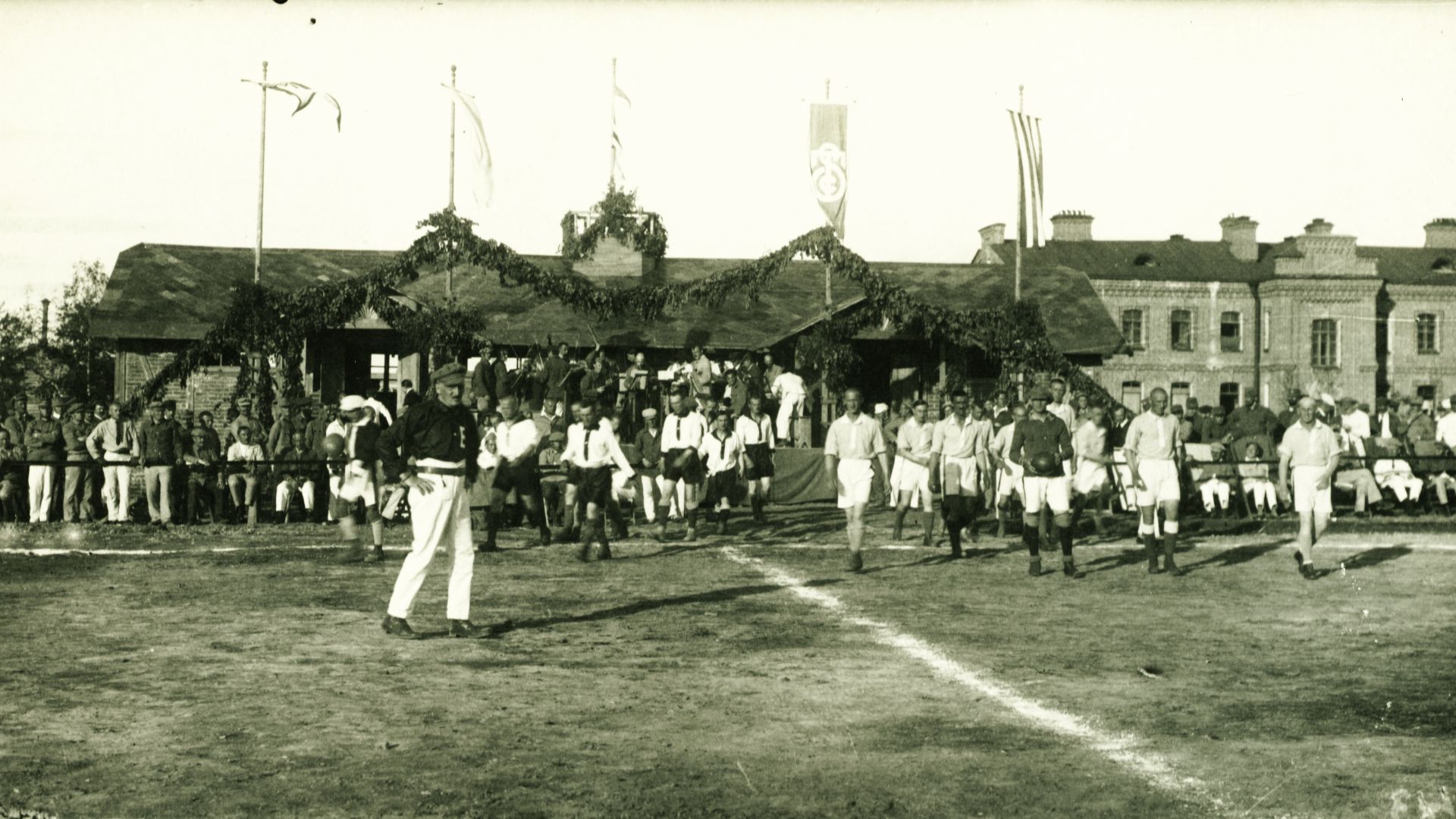 2. La guerre du football