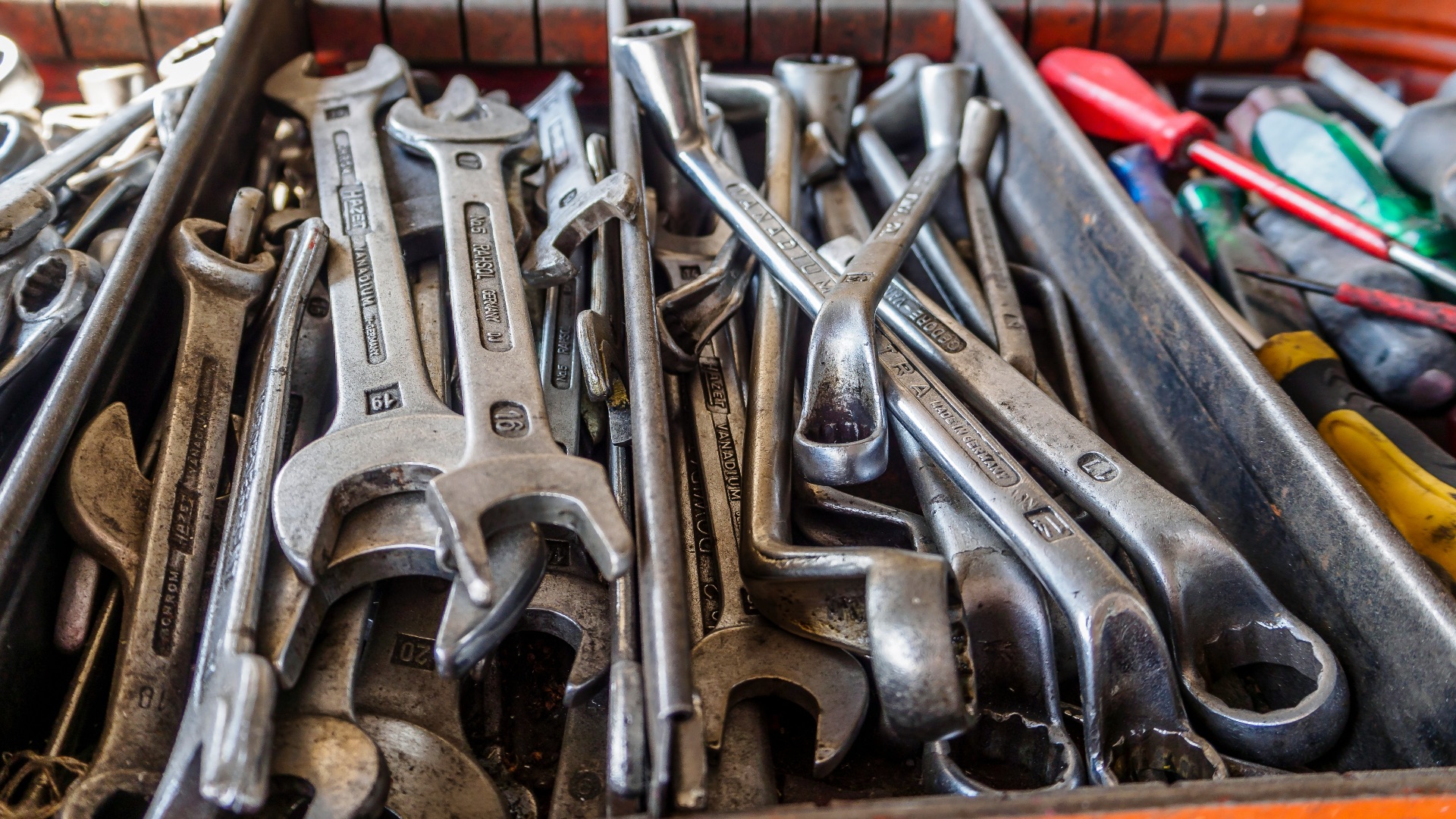 10. Outils électriques et équipement
