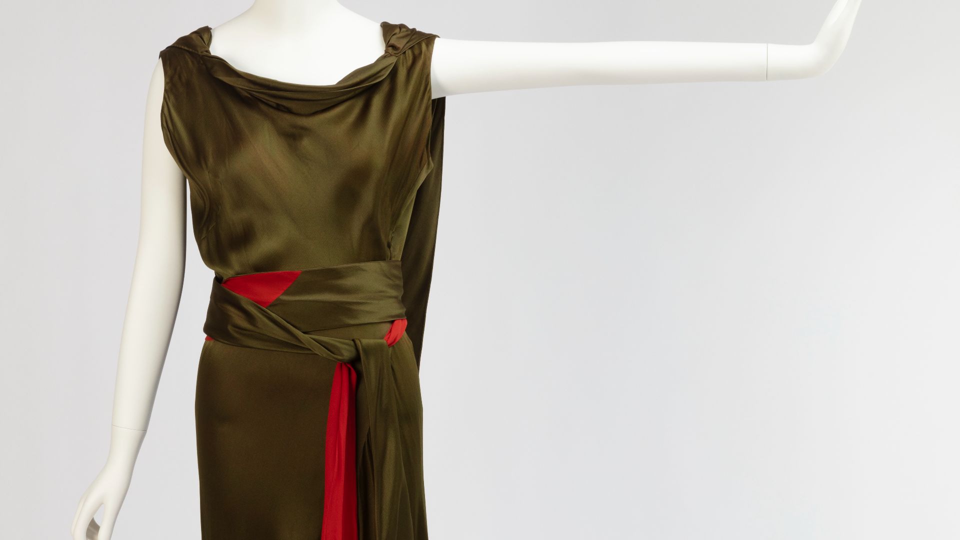 12. Expiation (2007) et la robe en biais