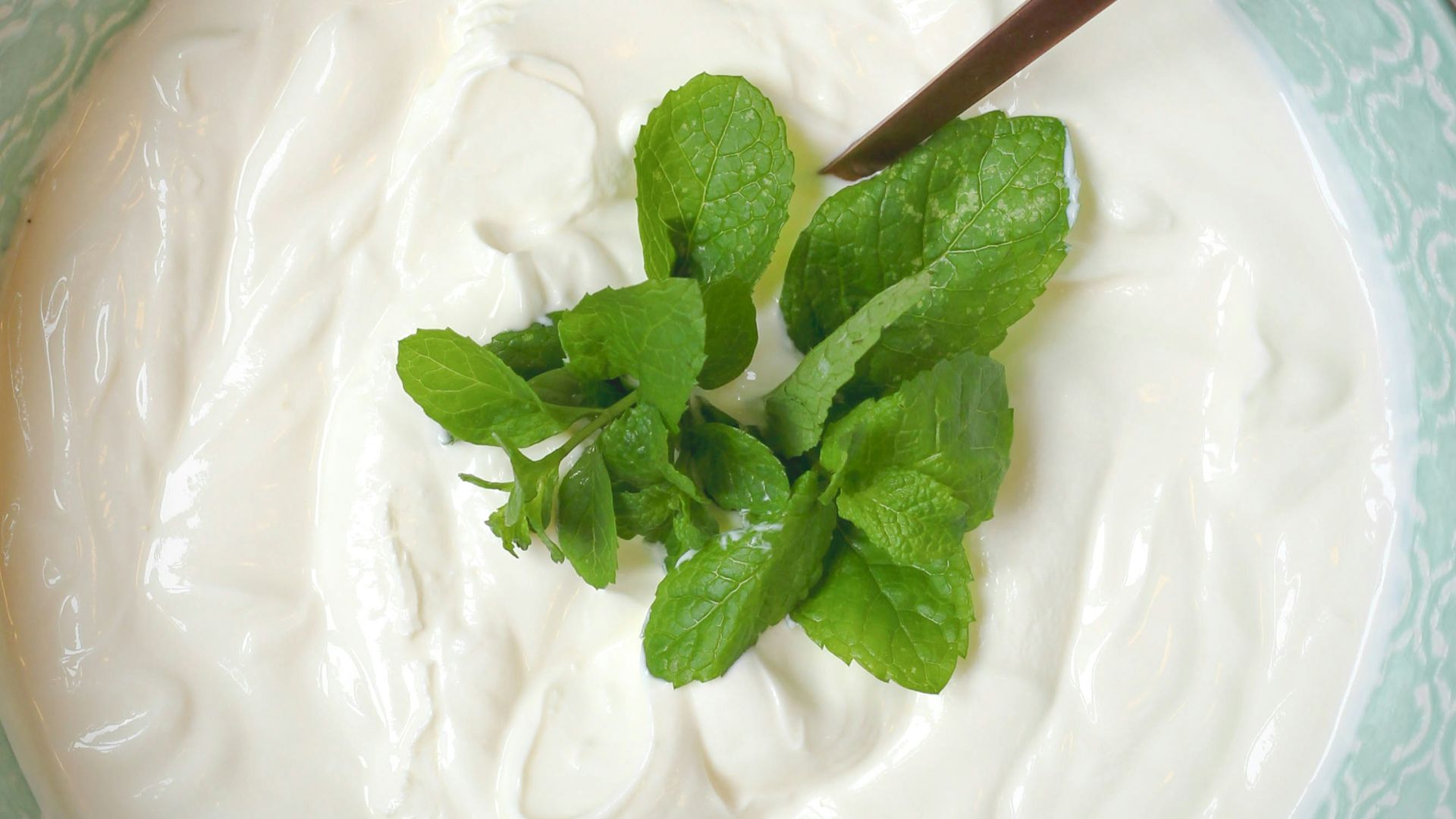 3. Parfait au yogourt grec et aux noix