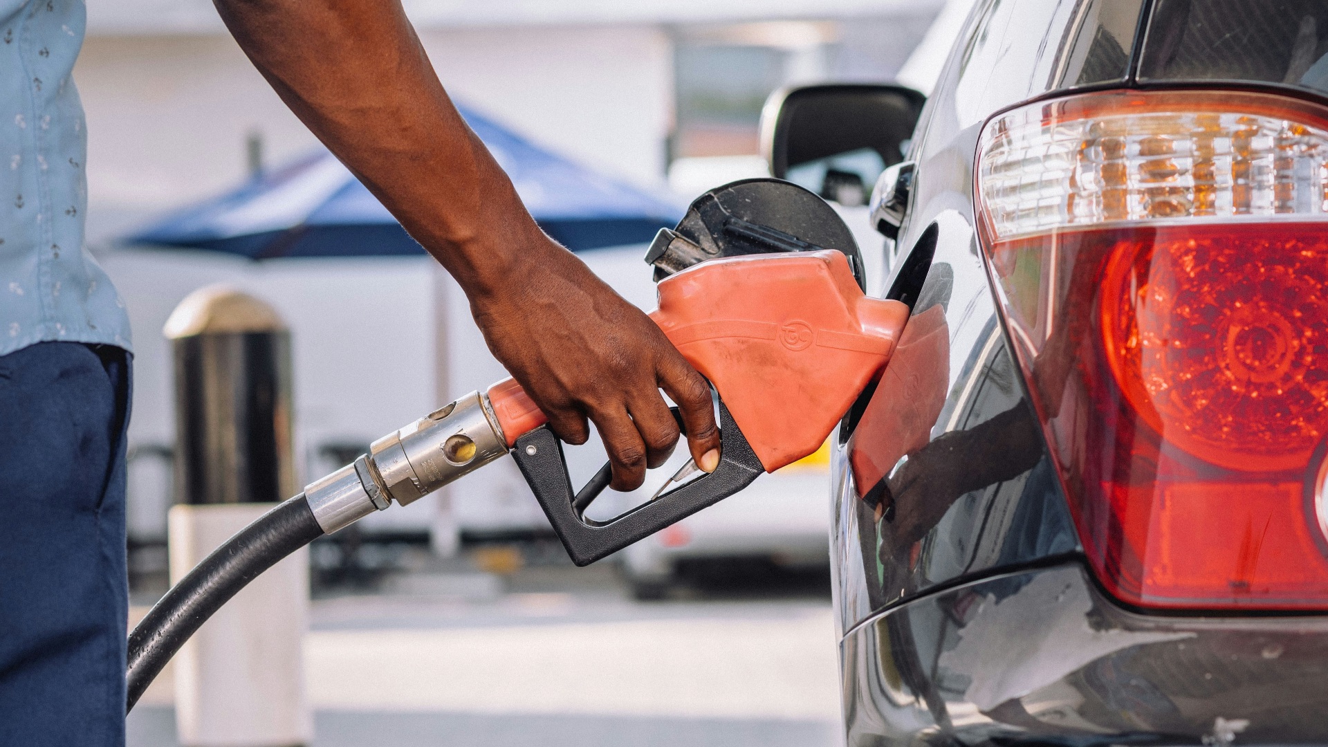 17. Vous ne pouvez pas faire le plein vous-même