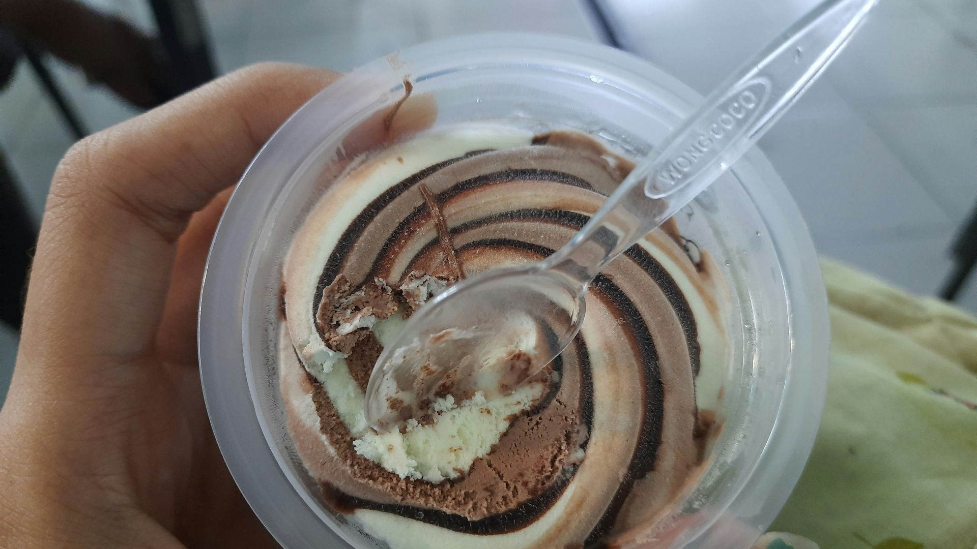 8. Glace au caramel au sel de mer spécialement sélectionné