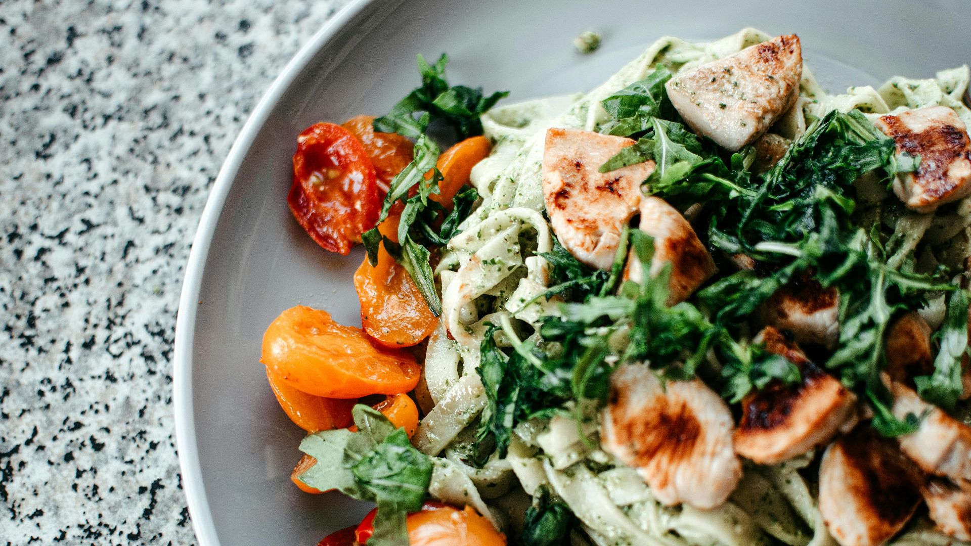 13. Pâtes au poulet et au pesto