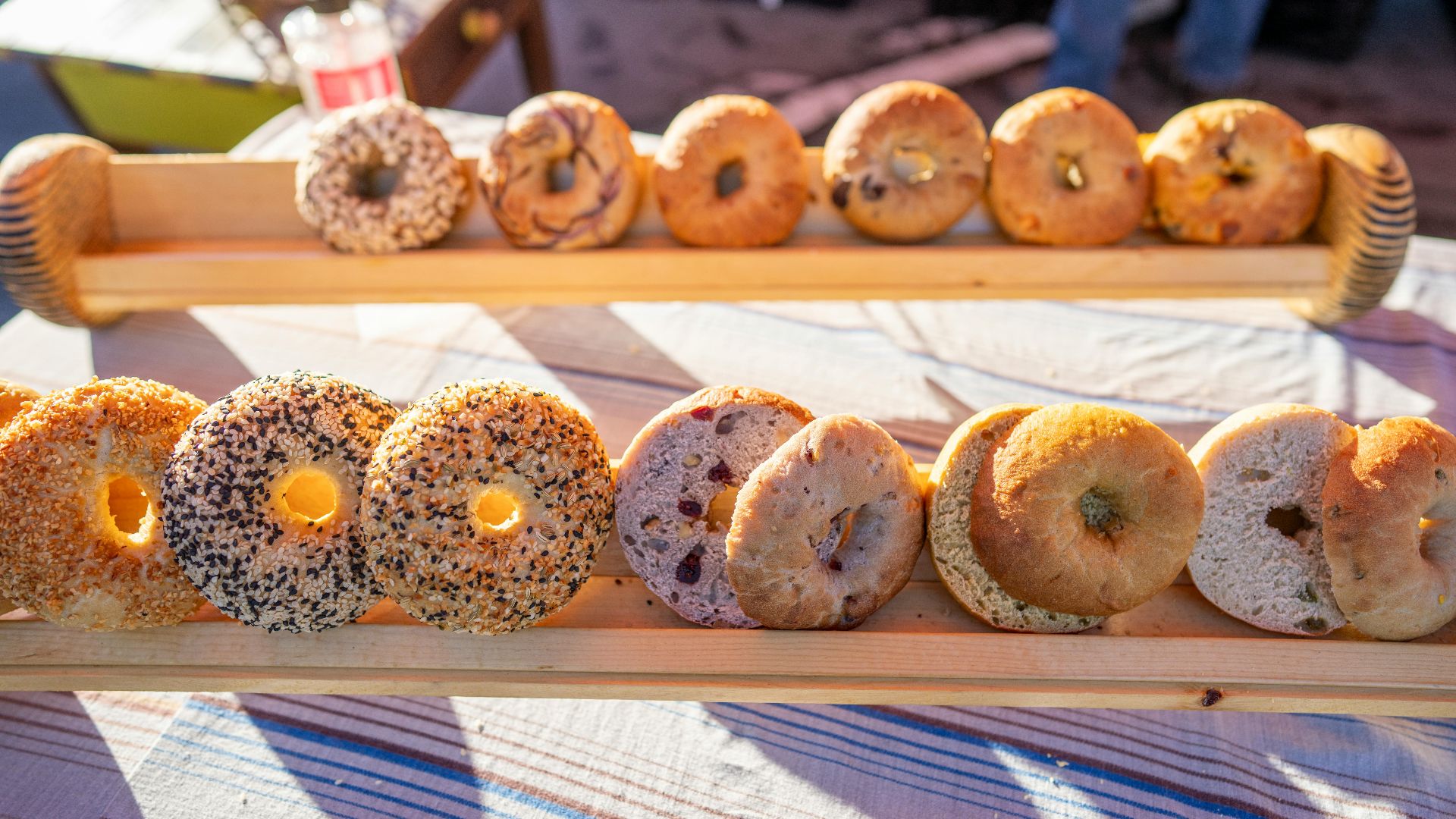 11. Les bagels aux céréales complètes plutôt que les bagels nature