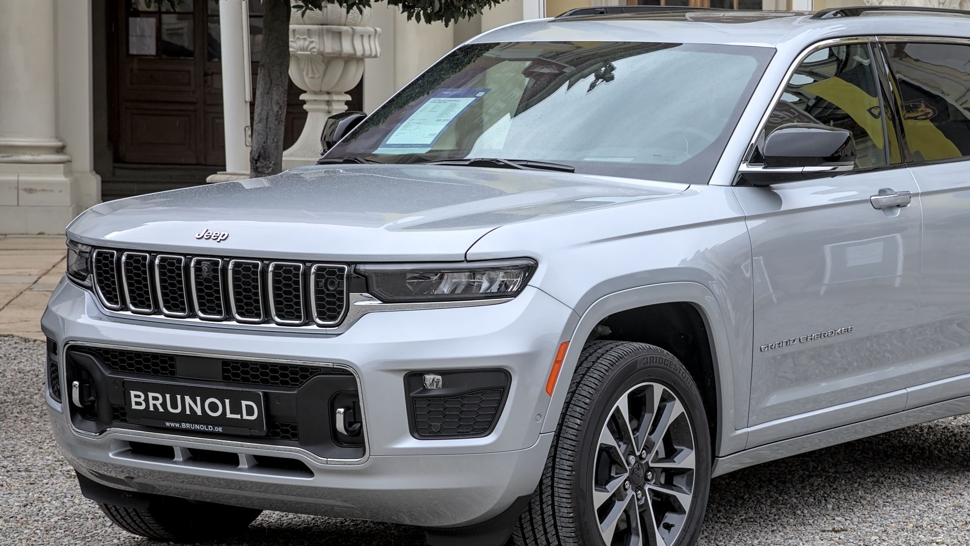 5. Jeep Grand Cherokee 4xe