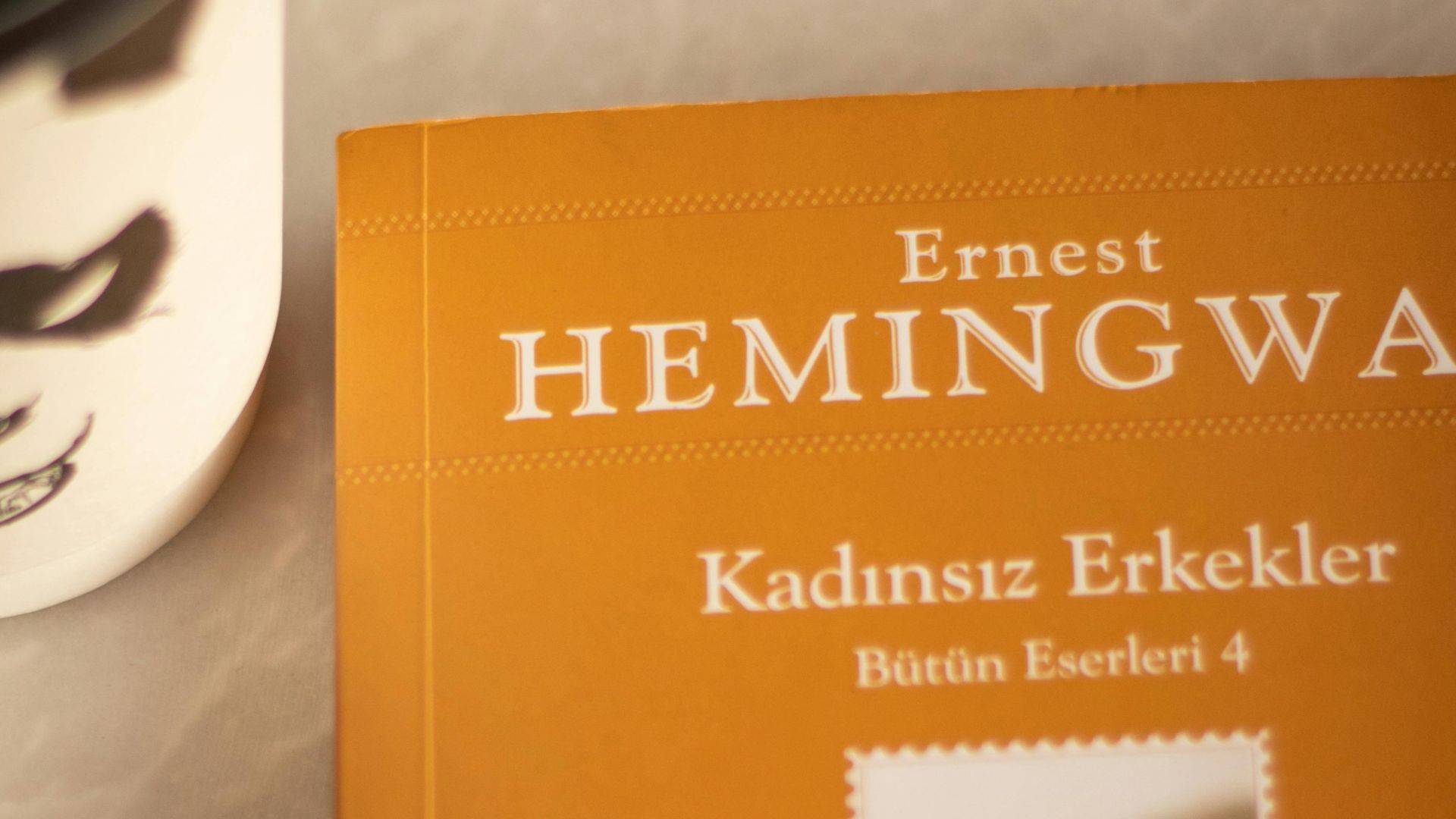 2. Son style manque de substance