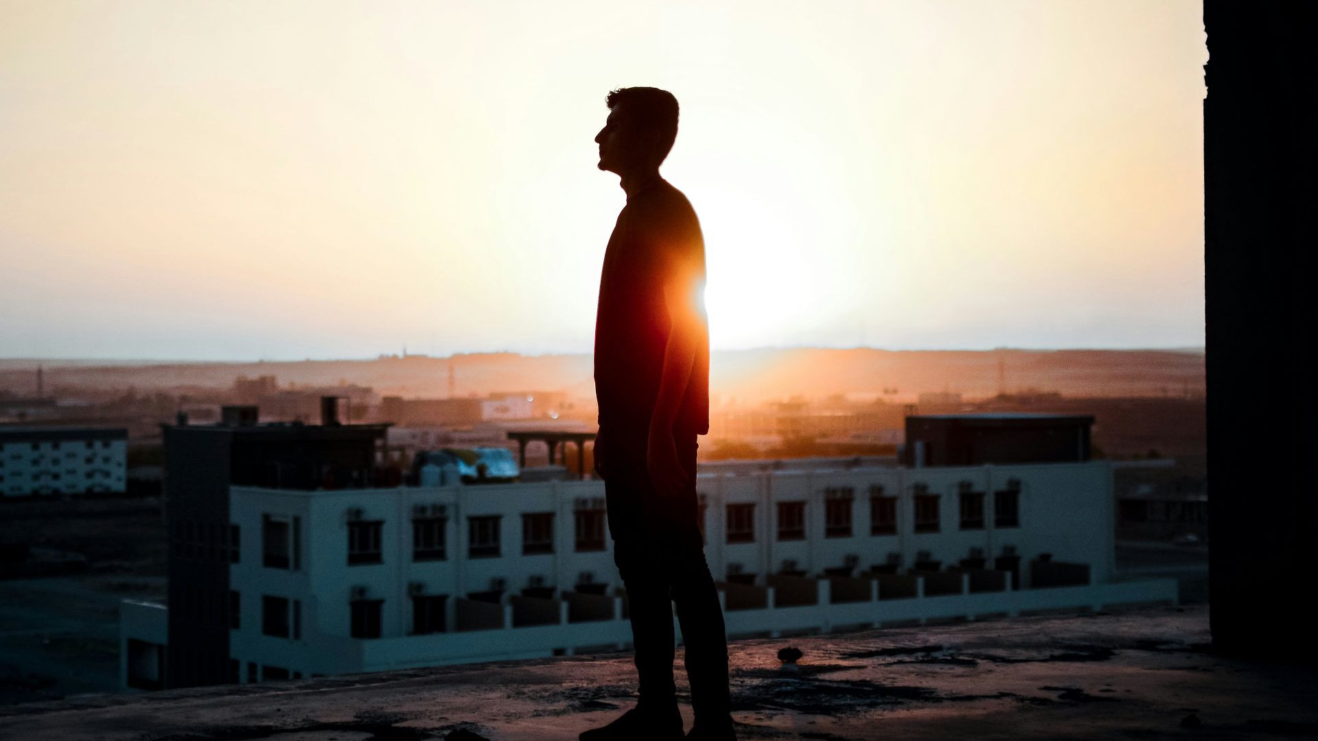 10. Le comparer à d'autres hommes