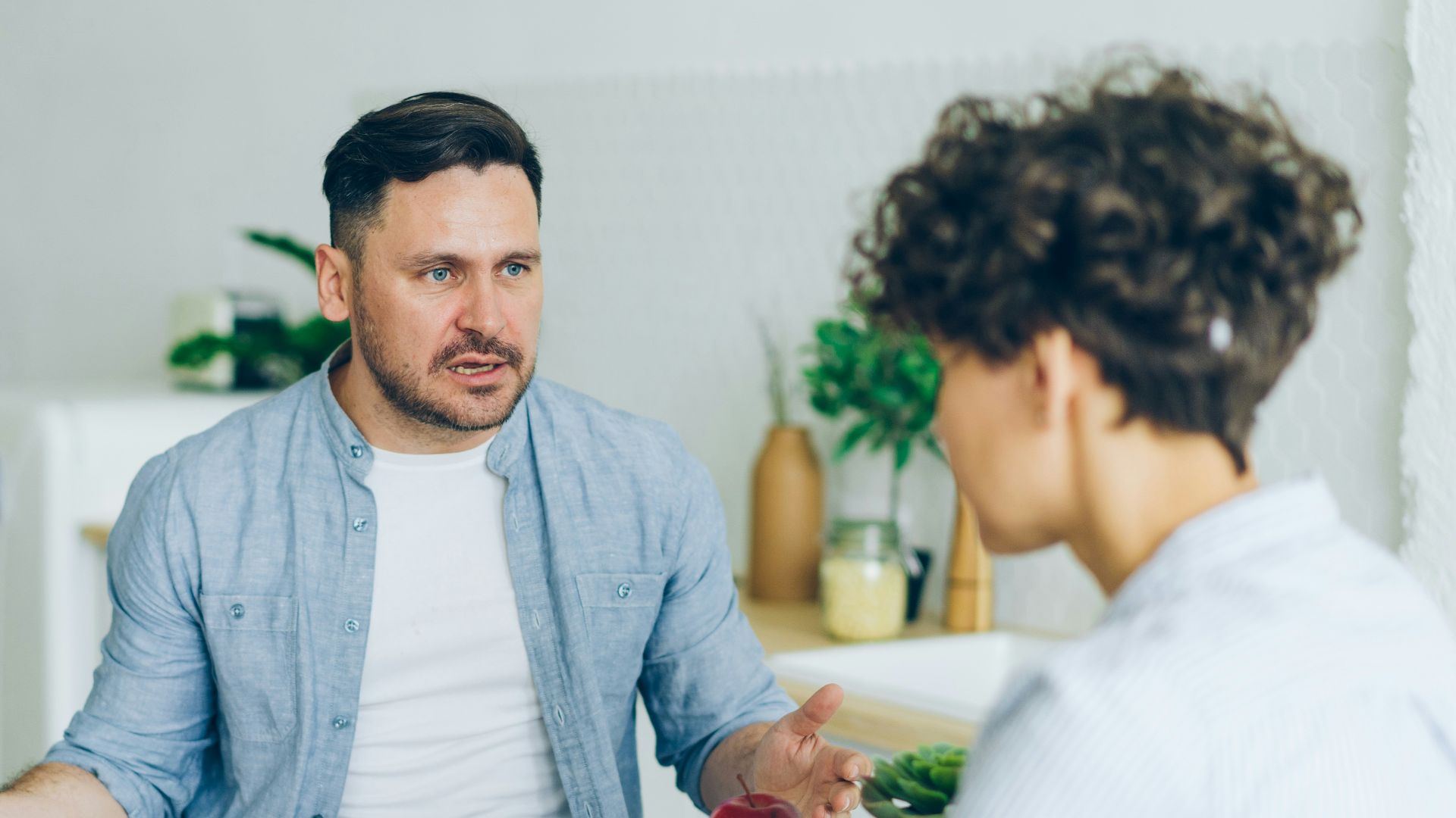 12. Remuer sans cesse le couteau dans la plaie
