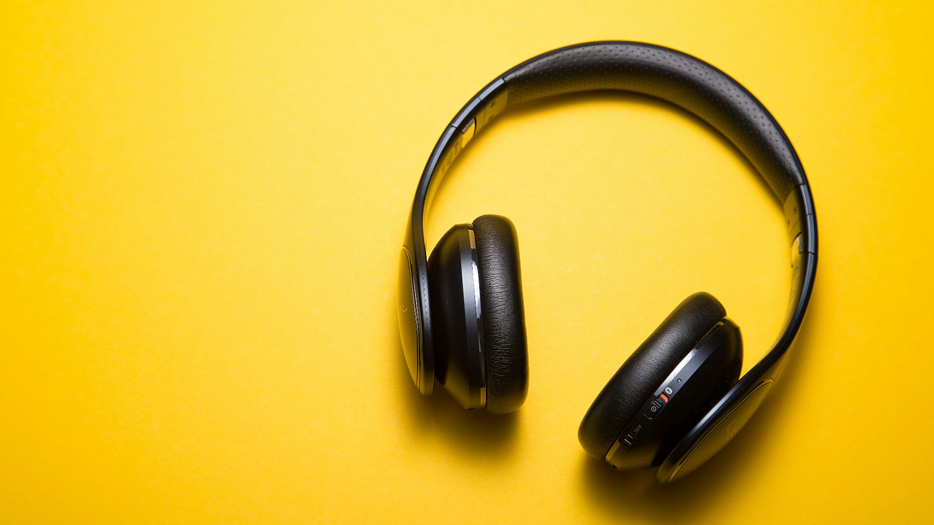 13. Casque antibruit ou écouteurs confortables