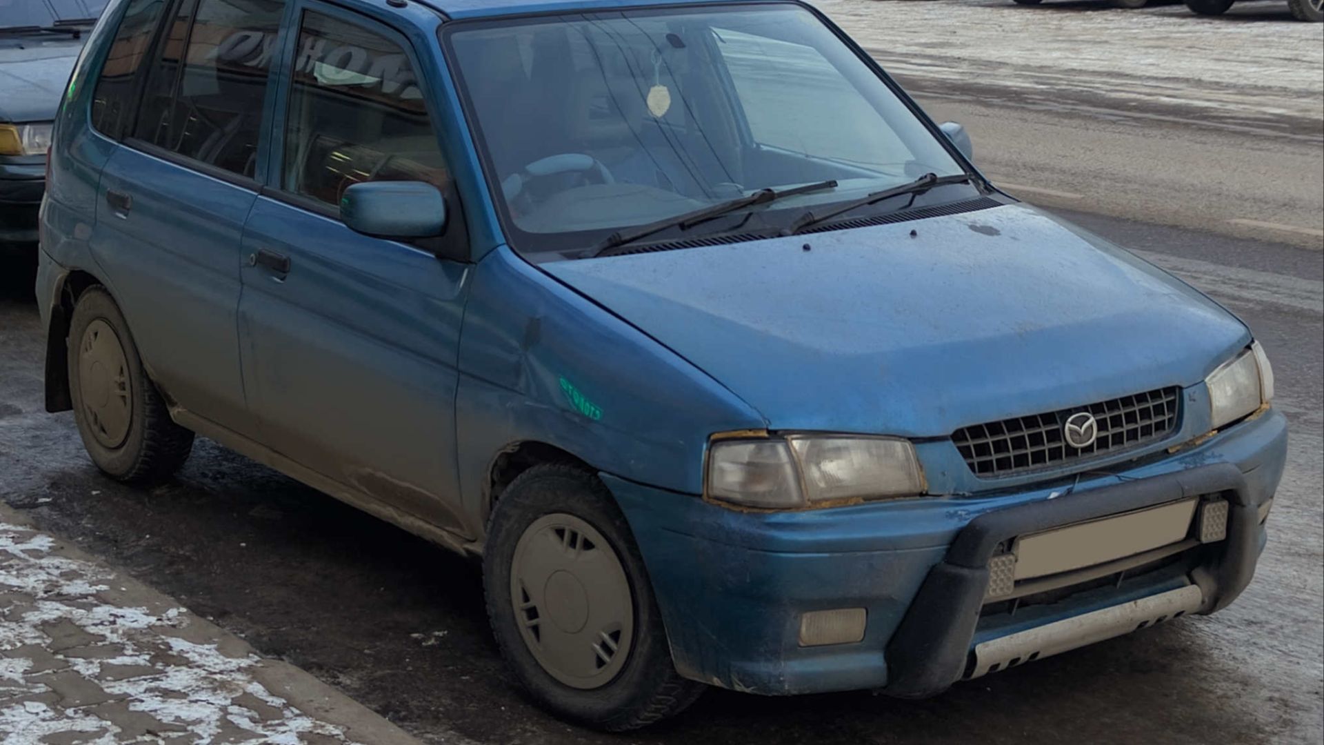 9. Mazda Demio, première génération