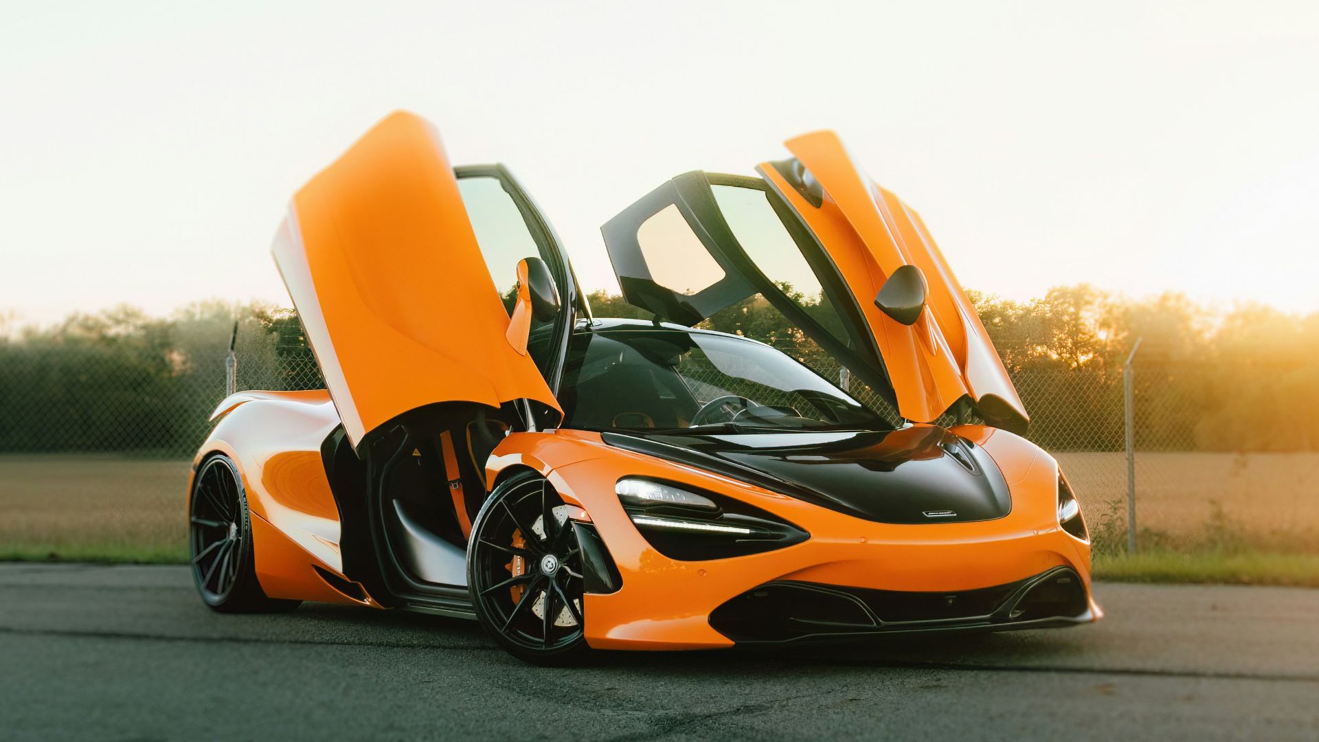 2. McLaren 720S
