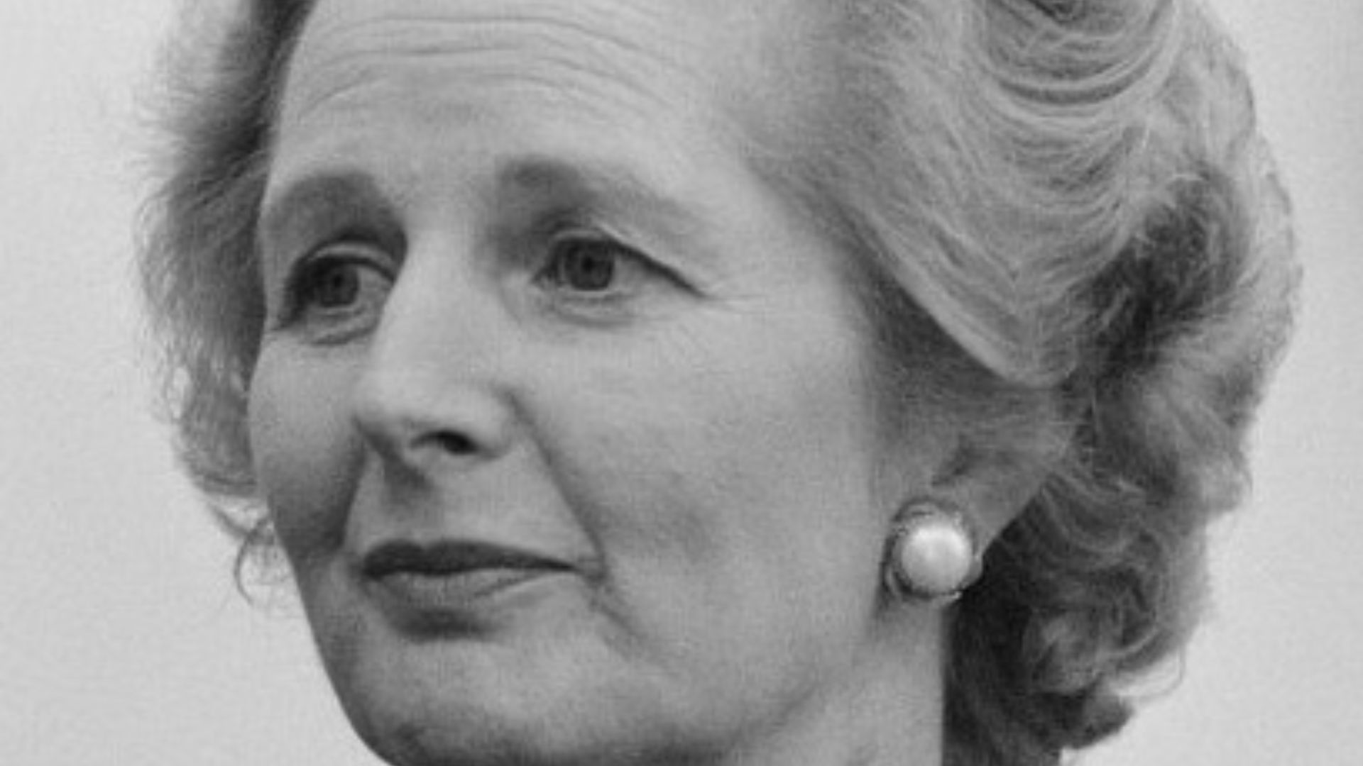 17. Elle a été la Première ministre ayant exercé le plus longtemps.