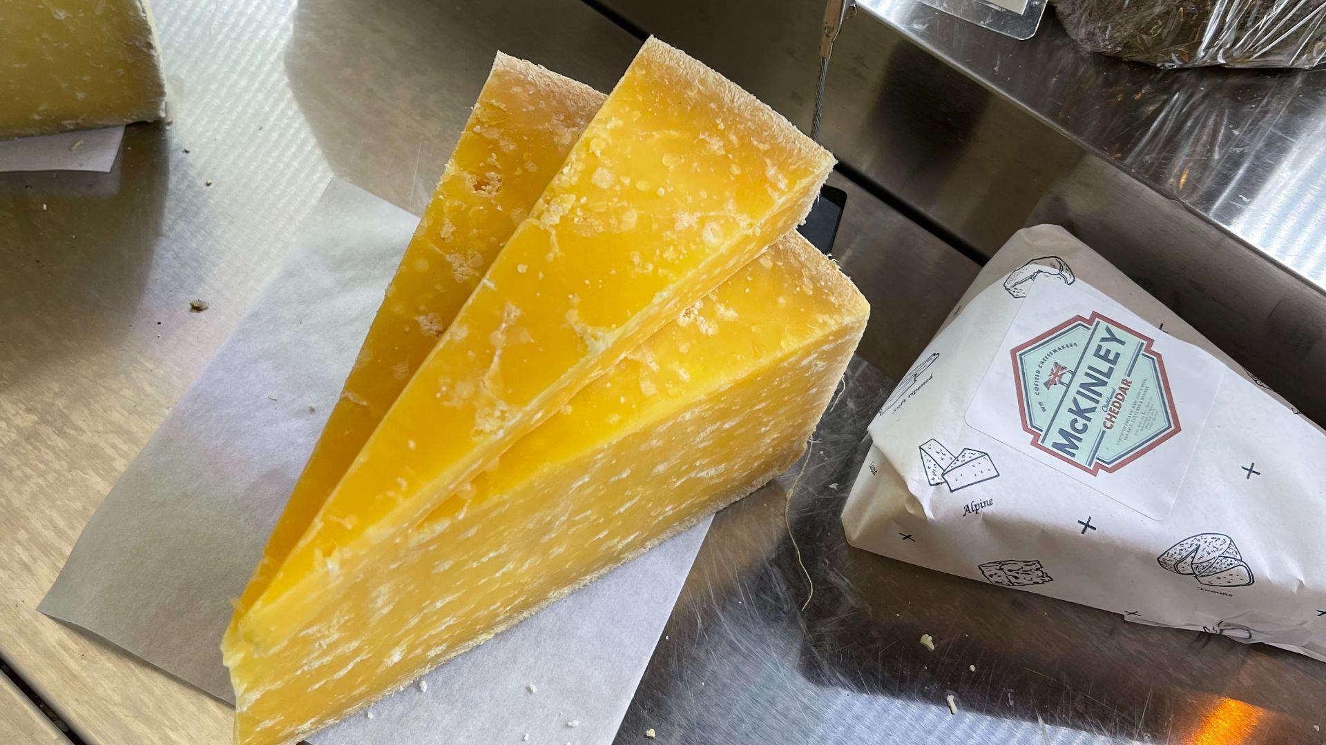 1. Cheddar affiné spécialement sélectionné
