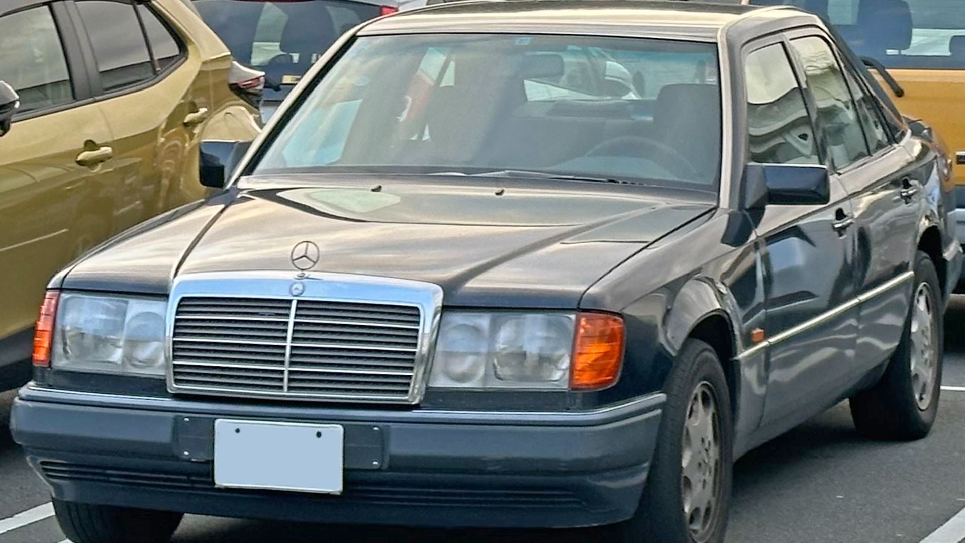 20. La berline de luxe de fin de série (320E)
