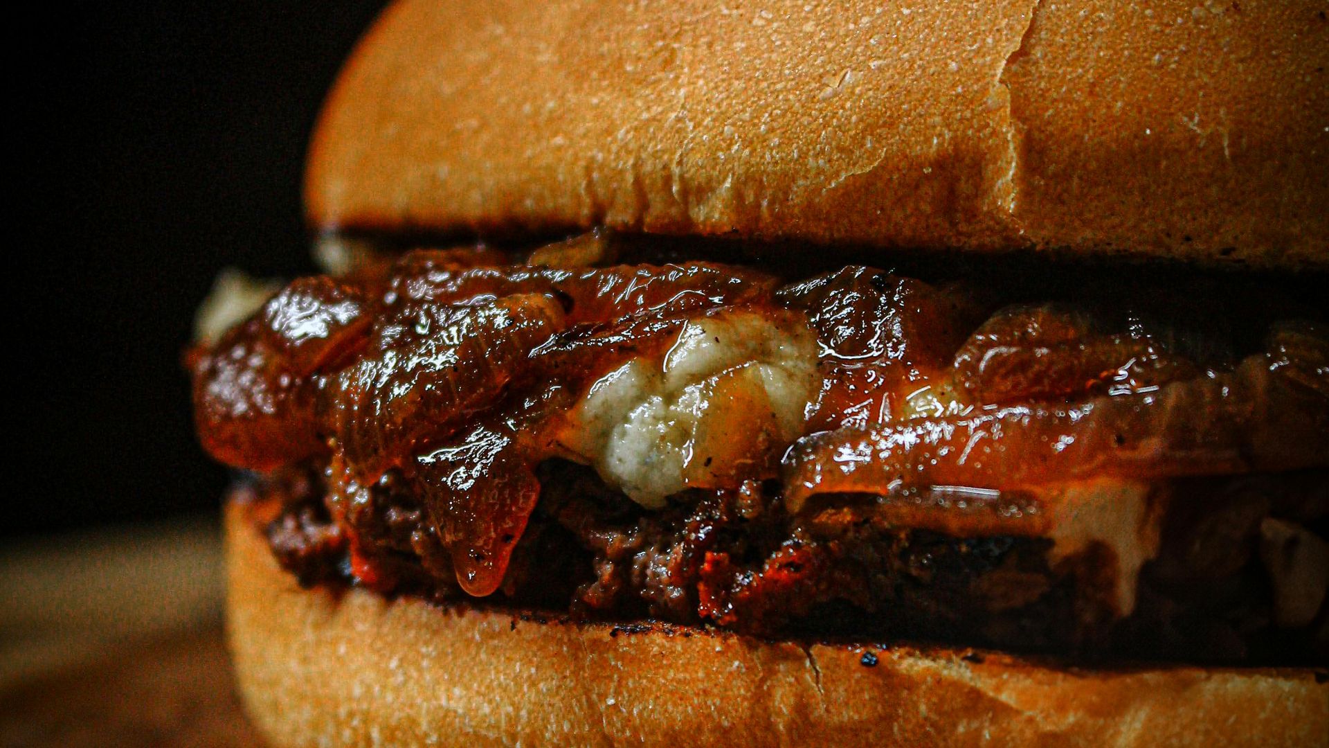 1. Galettes de bœuf assaisonnées à l'oignon Johnsonville Grillers Steakhouse