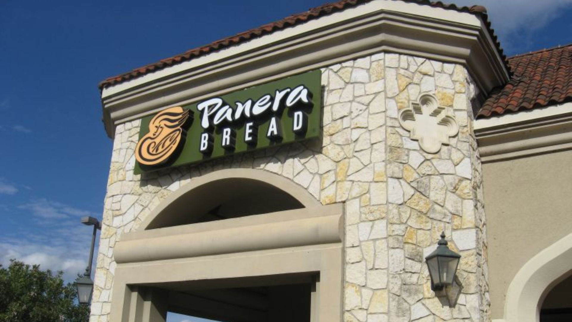 7. Poulet barbecue Panera Smokehouse sur ciabatta artisanale