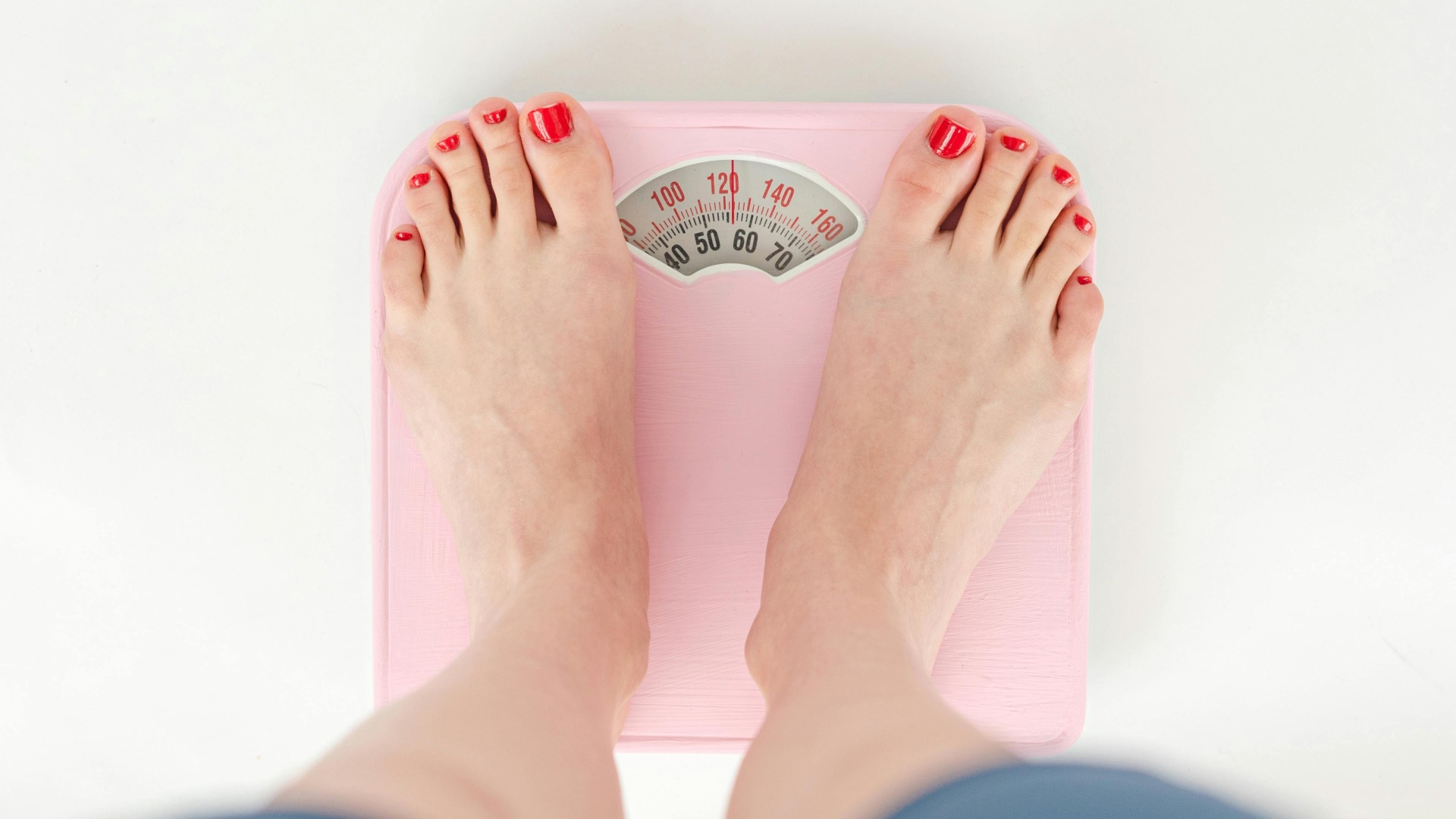 10 façons dont la balance vous trompe et 10 meilleures façons de suivre vos progrès en matière de perte de poids