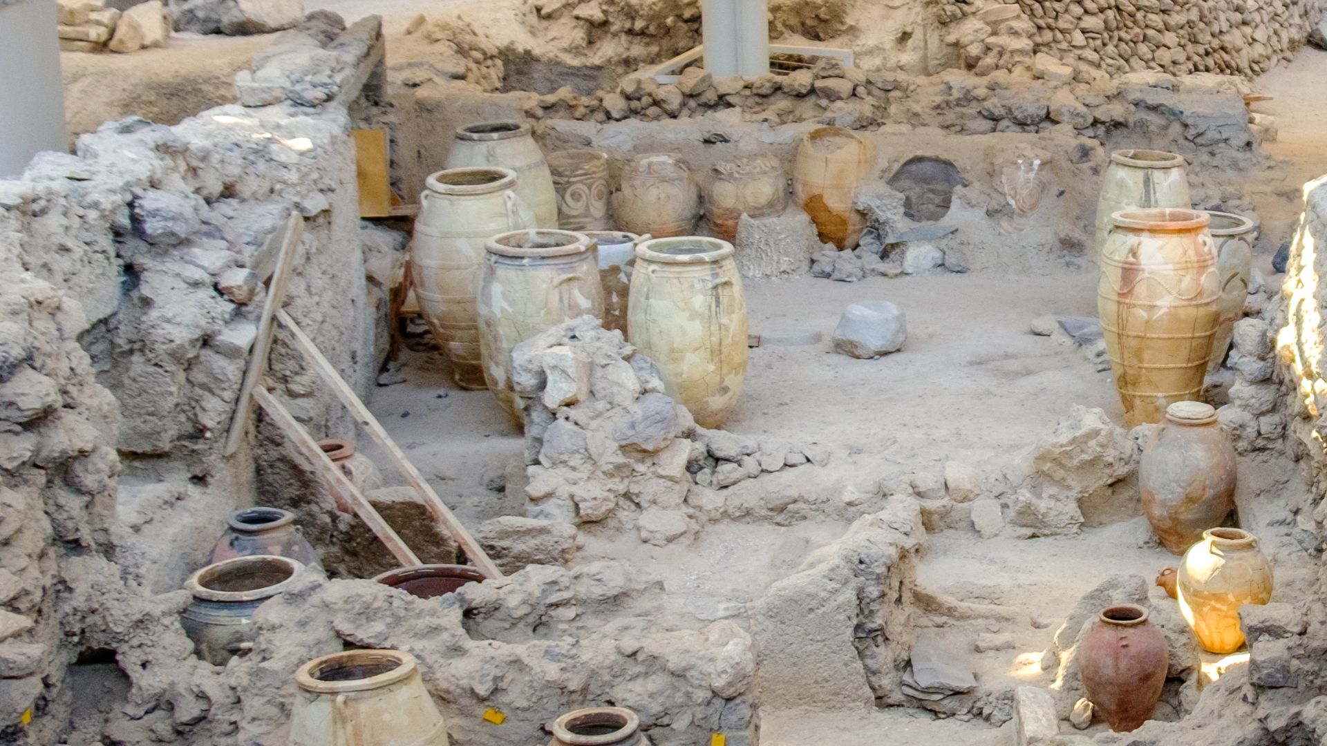 11. Akrotiri : l'exploitation des carrières de pierre ponce