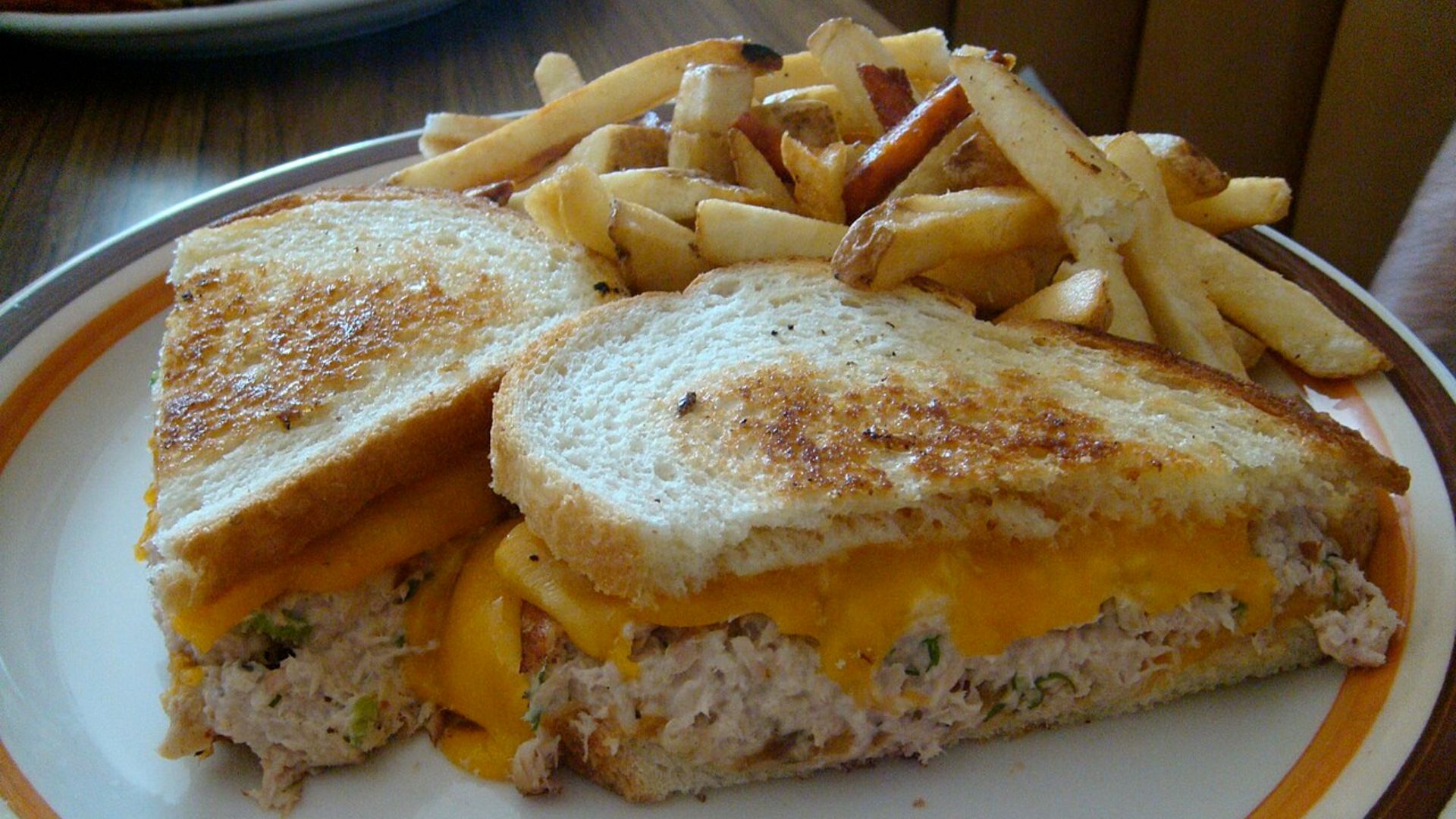 4. Le sandwich au thon fondu qui s'est effondré
