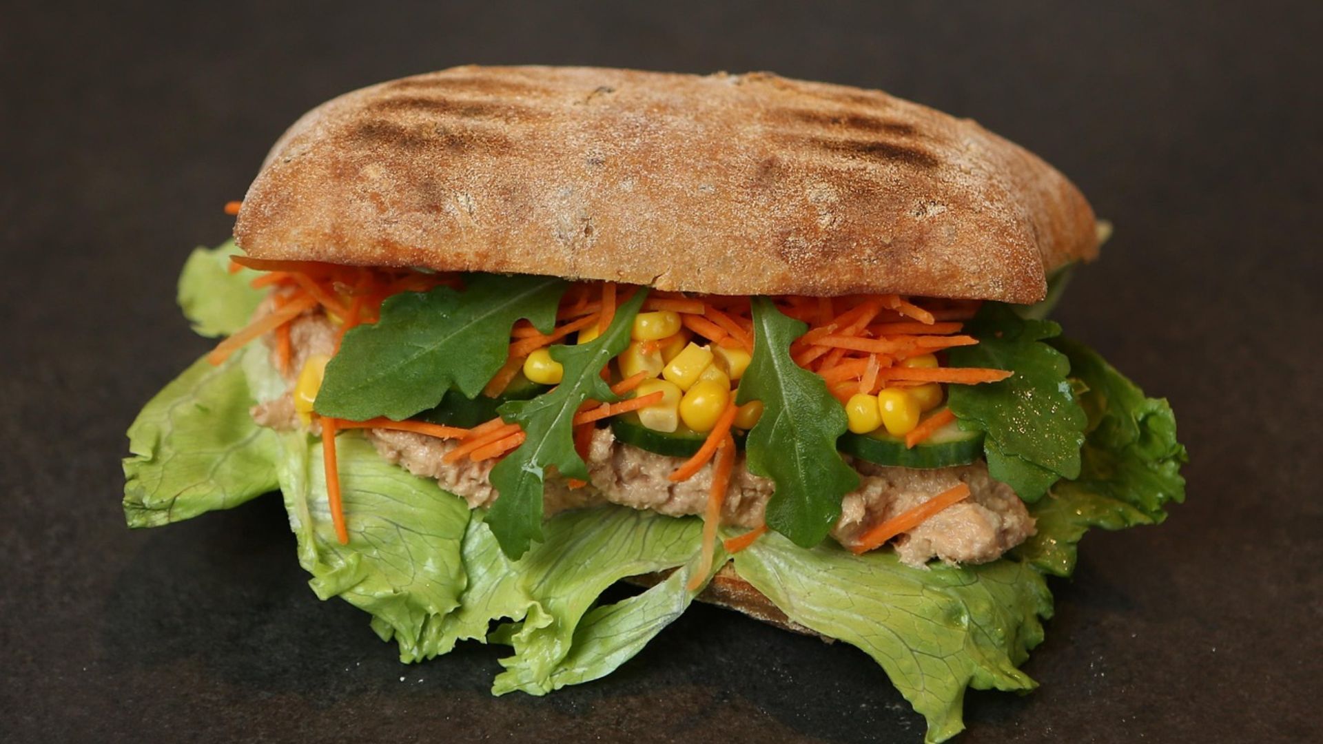 13. Sandwichs à la salade de thon