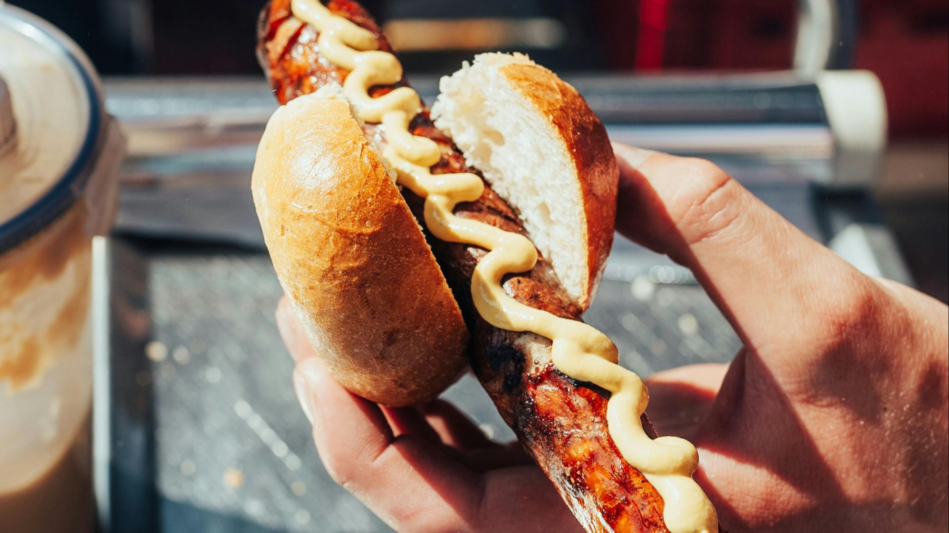 19. Moutarde et saucisse