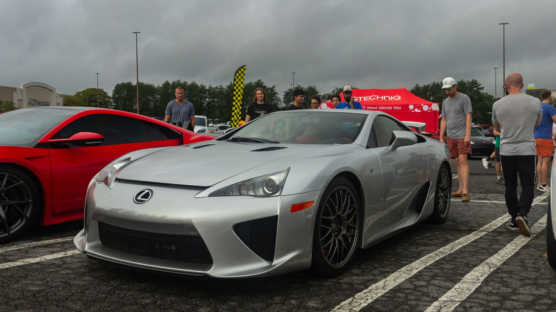 16. Lexus LFA