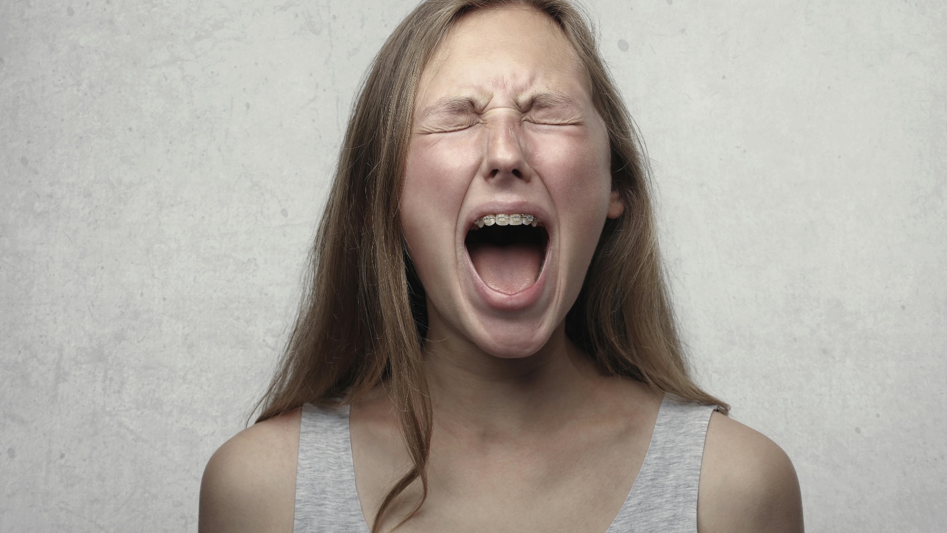 6. Cela peut déranger et effrayer les personnes qui vous entourent