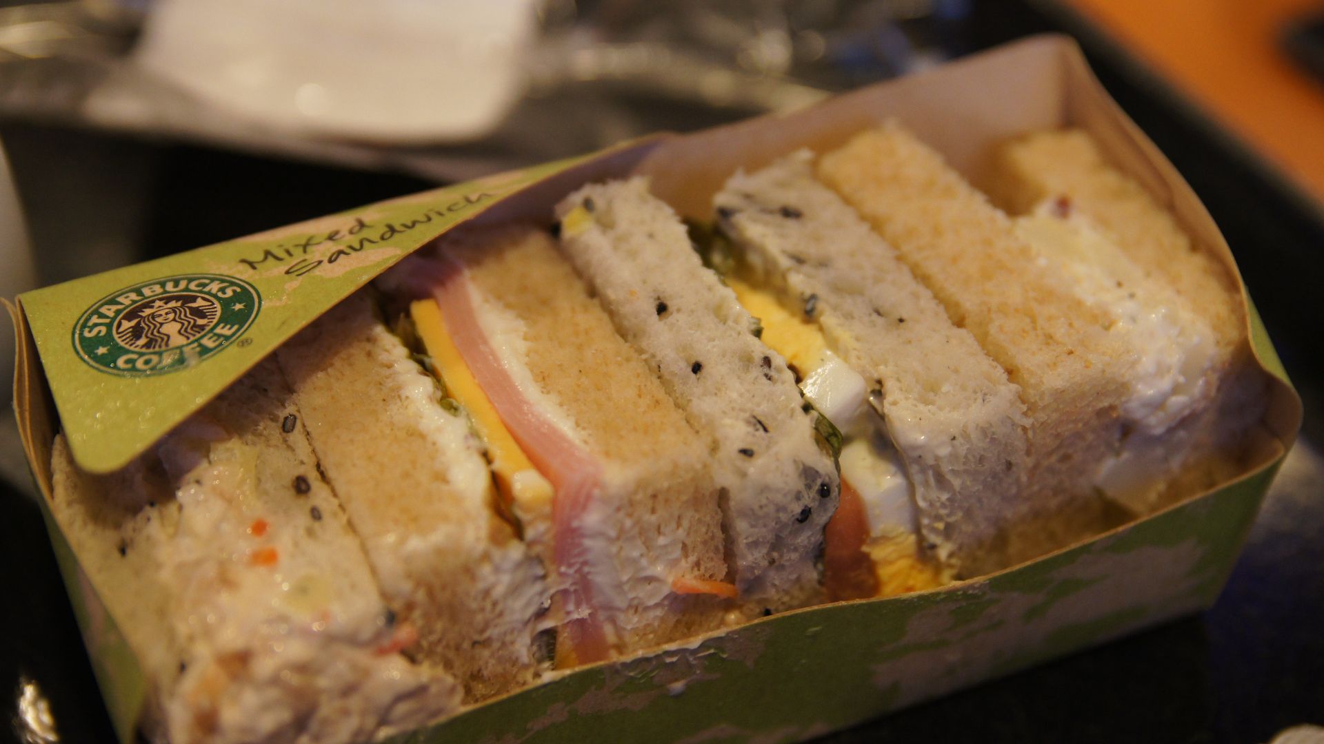 13. Sandwich au poulet, au beurre d'érable et aux œufs de Starbucks