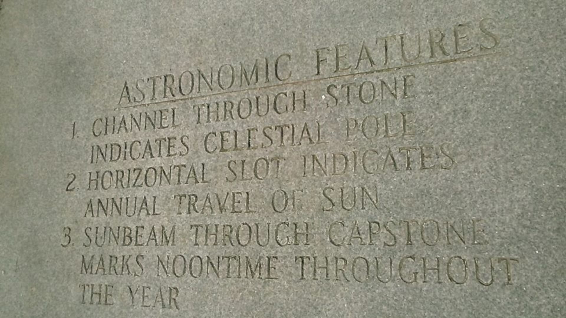 17. Les messages des Georgia Guidestones (significations cachées)