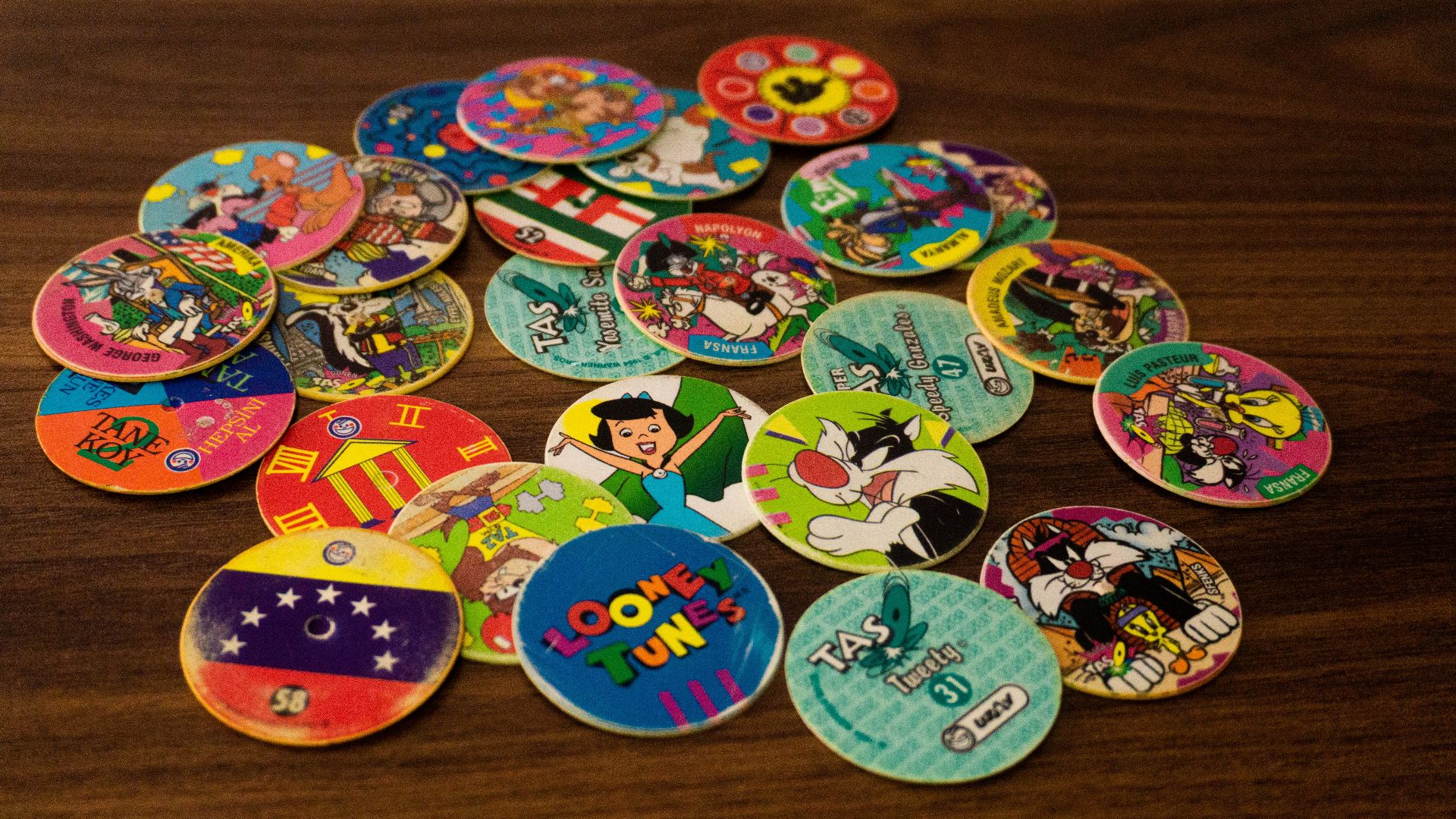 9. Pogs