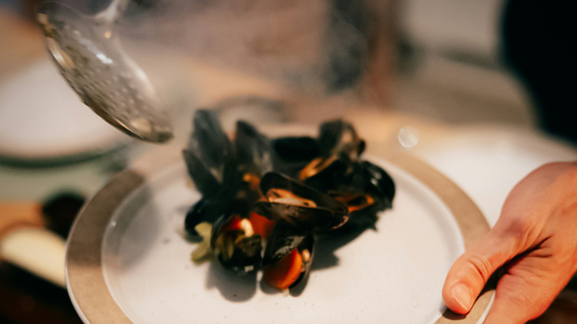 17. Moules spécialement sélectionnées à la sauce au beurre à l'ail
