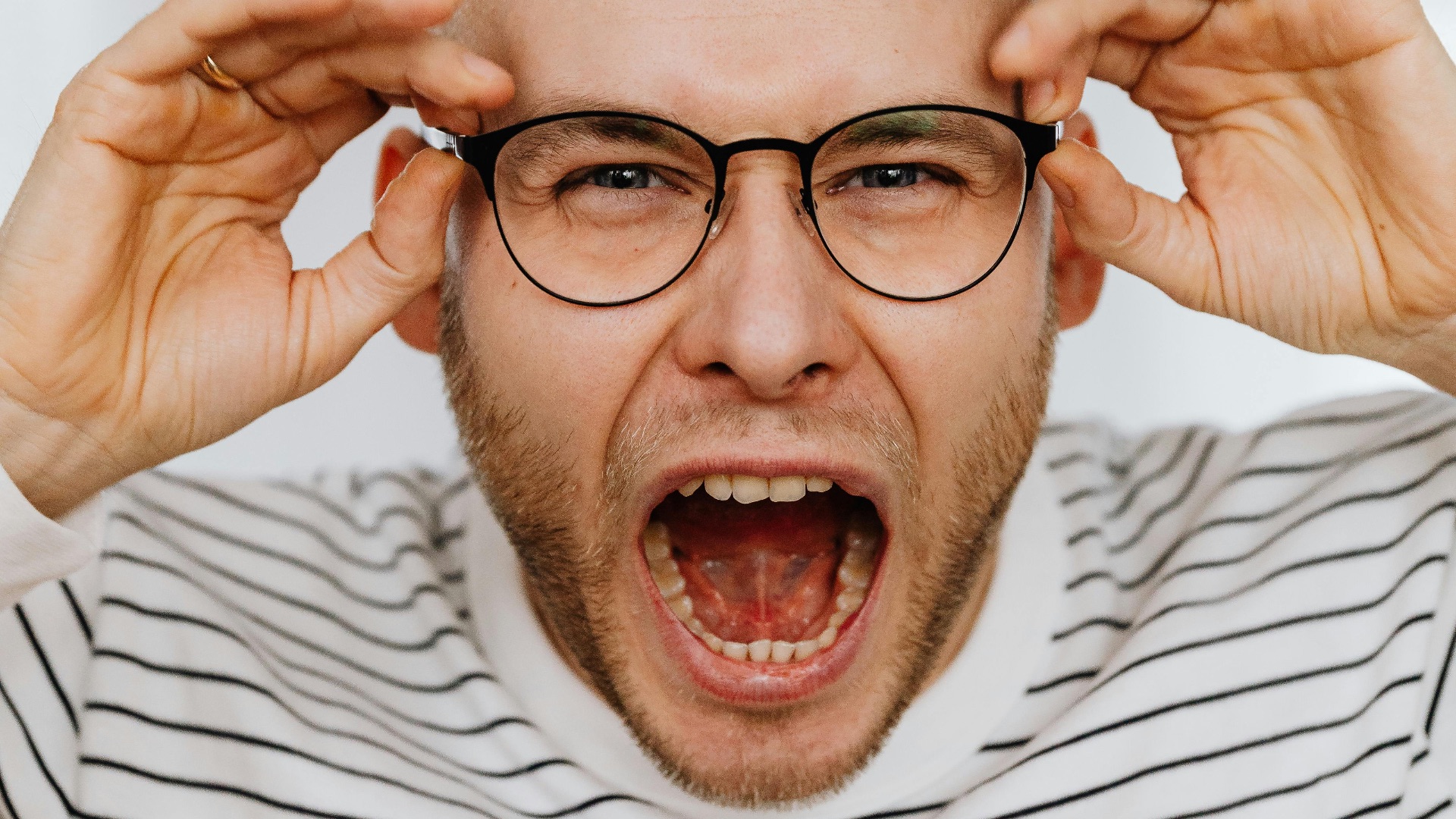 2. Cela déclenche une réaction hormonale bénéfique