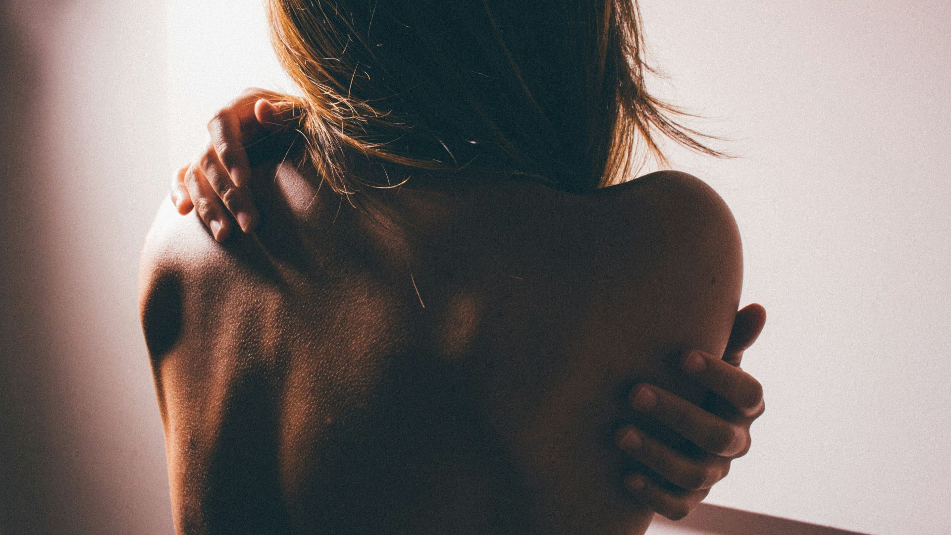 Articulations douloureuses et humeur irritable : 20 signes qui indiquent que vous souffrez d’inflammation
