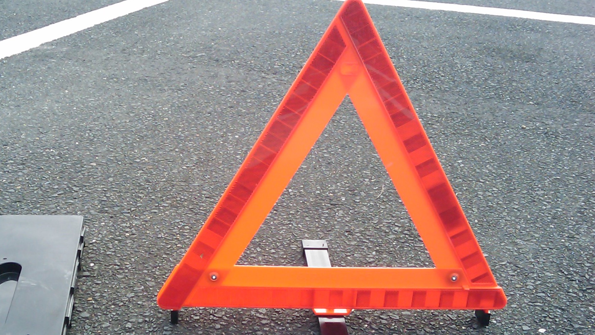 5. Triangles réfléchissants ou fusées de détresse